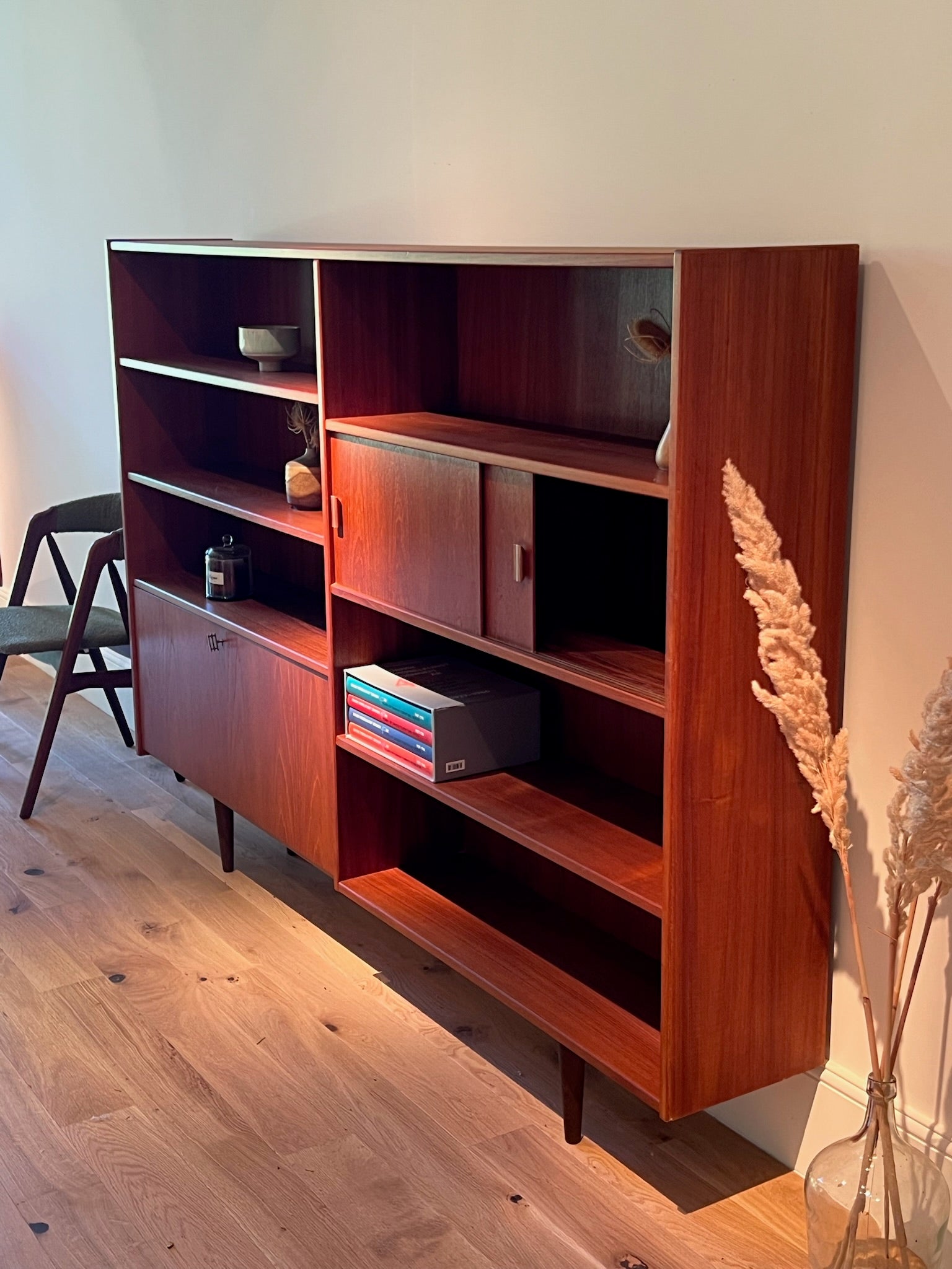 Bibliothèque scandinave vintage en teck "Astrid"