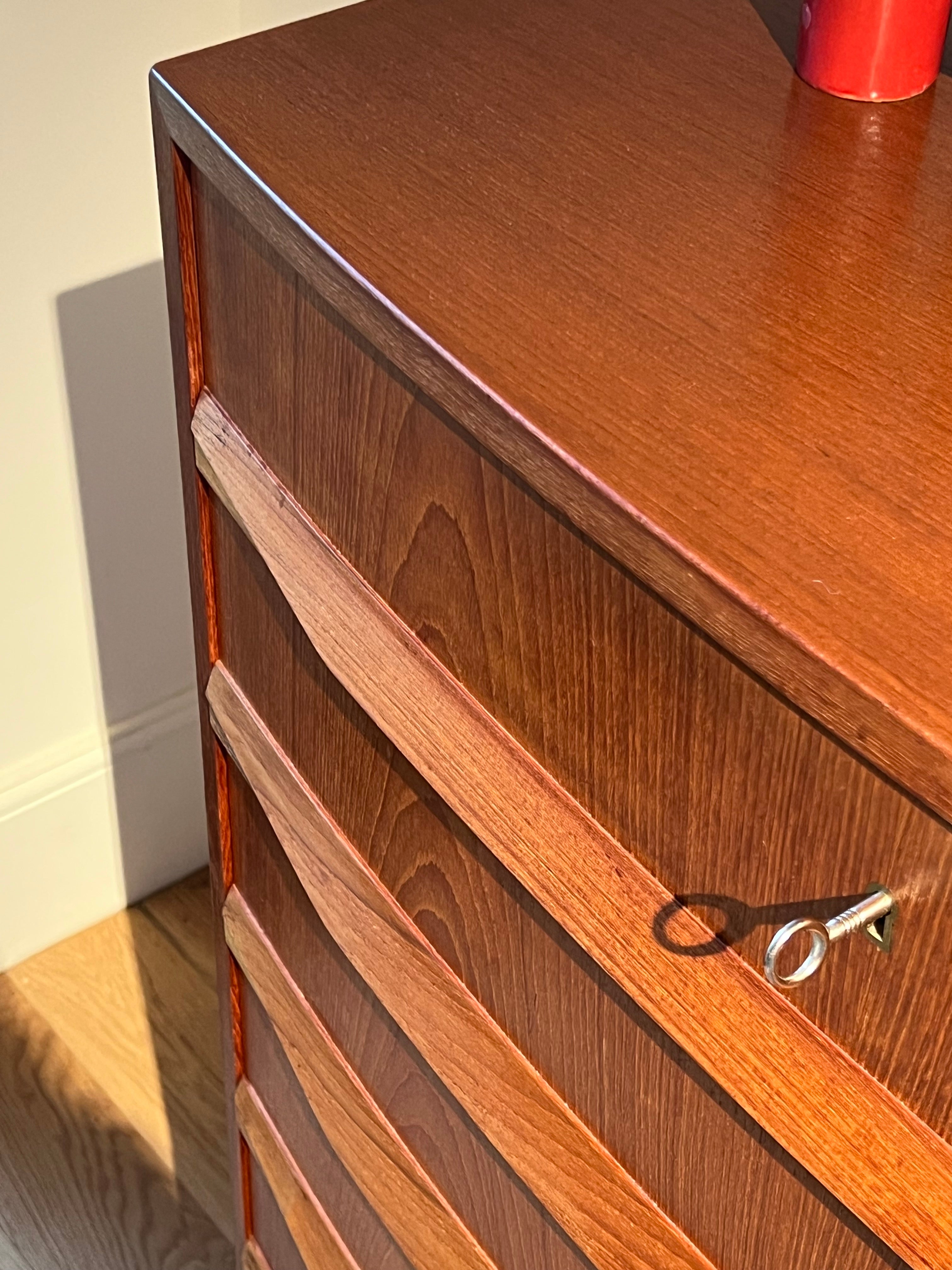 Commode scandinave vintage « Lilta »