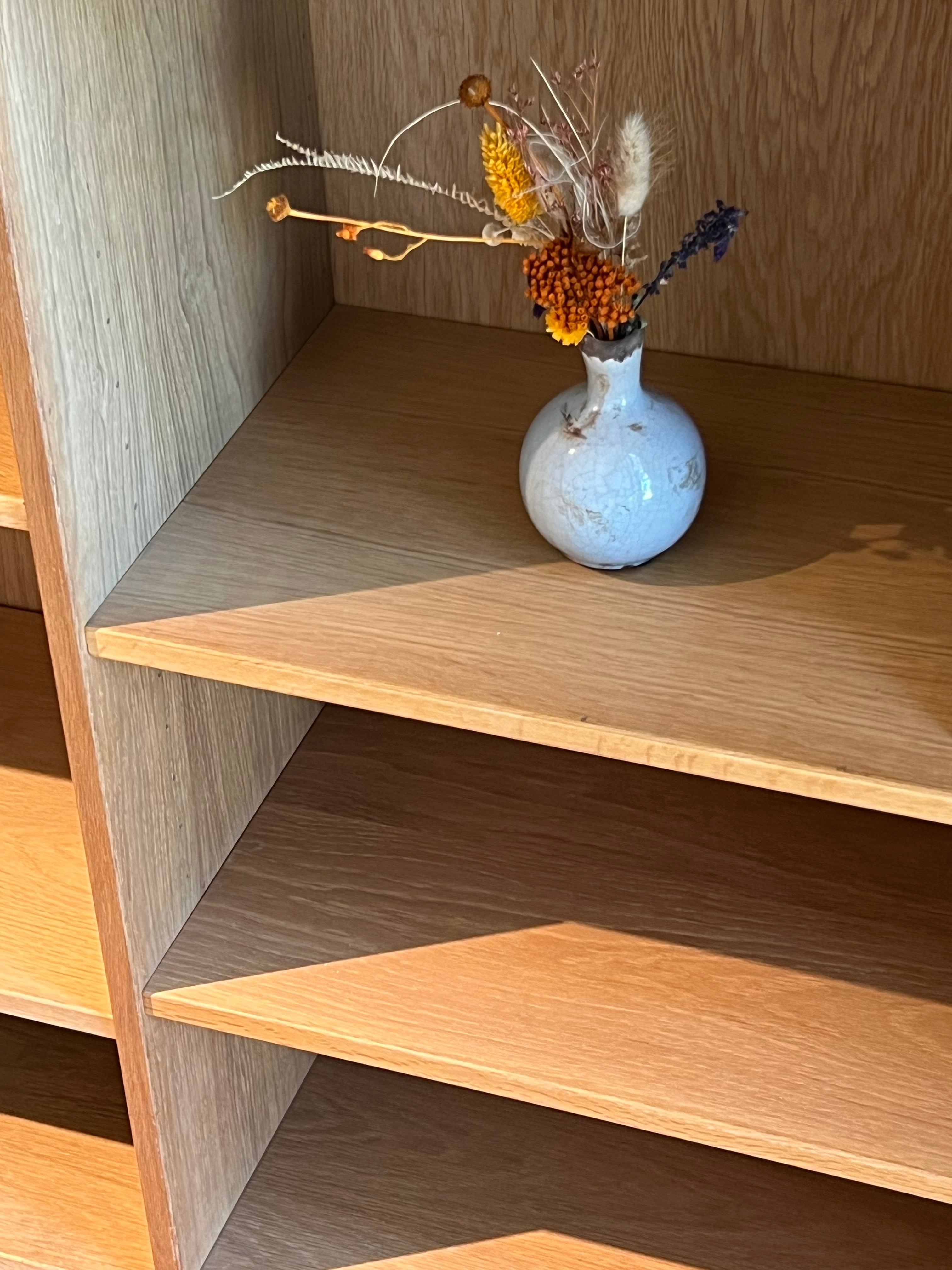 Bibliothèque scandinave vintage en chêne "Tara"