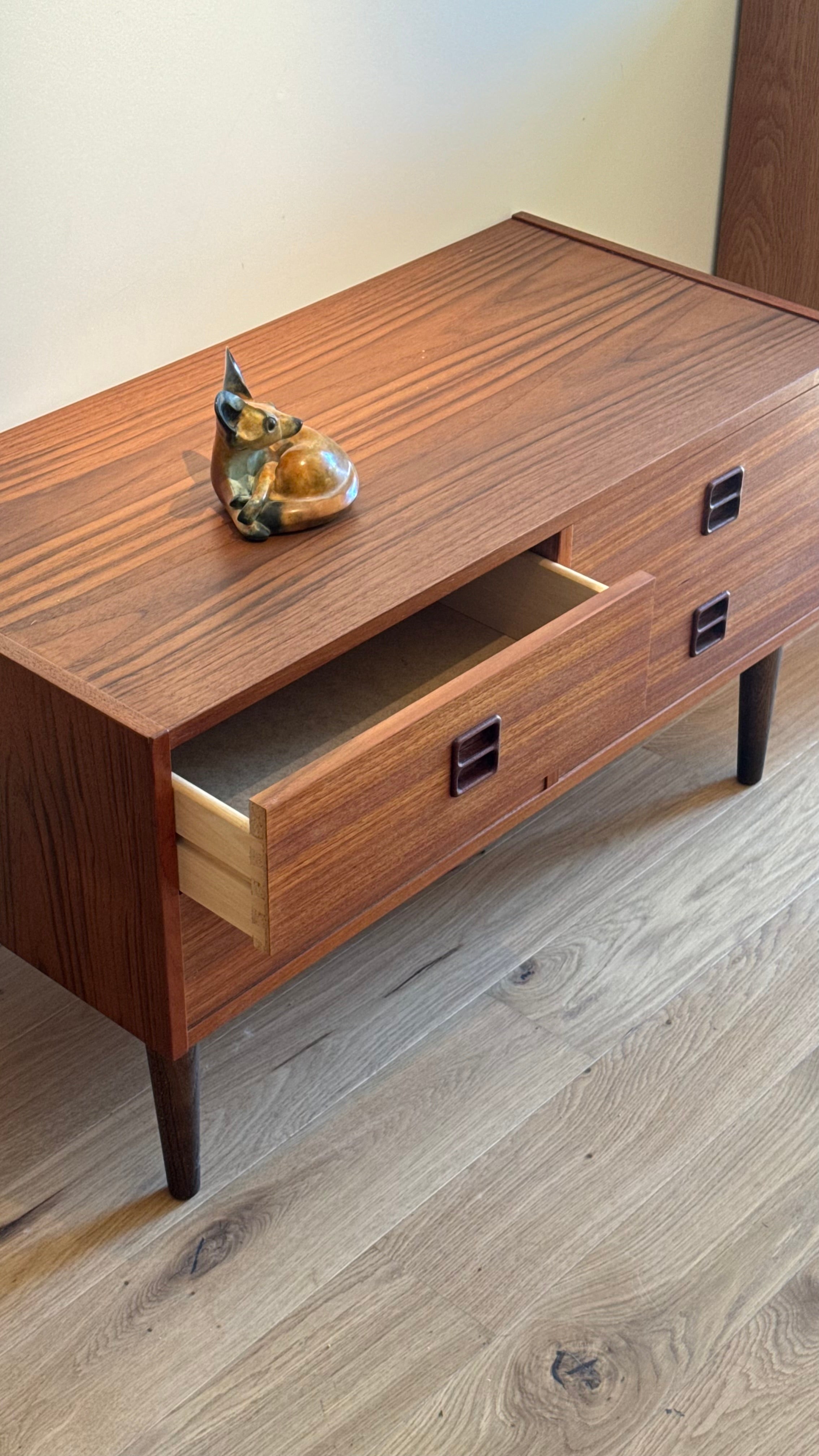 Commode scandinave basse / Meuble TV vintage « Brigitte »