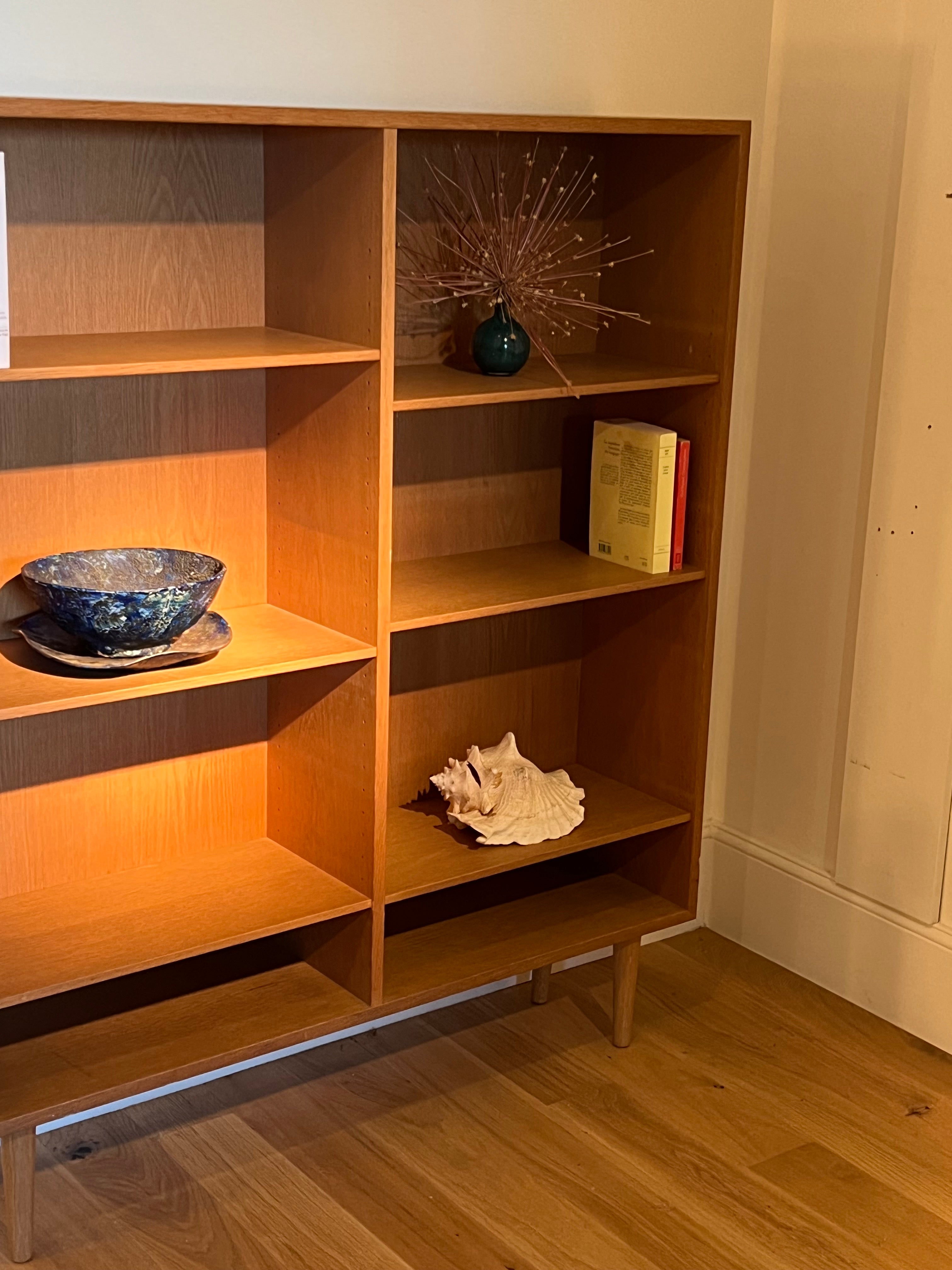 Bibliothèque scandinave vintage en chêne "Tiria"