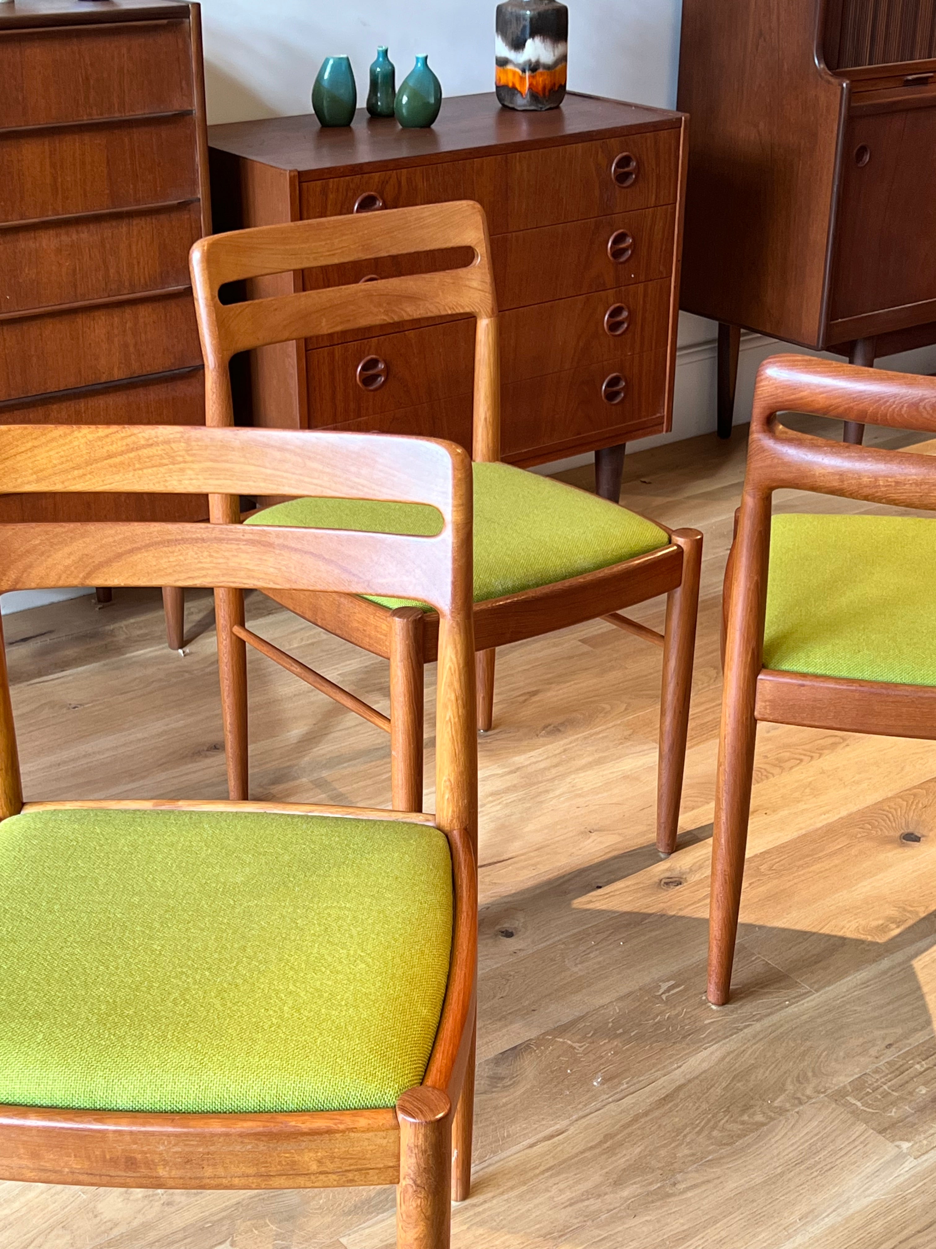 Suite de 4 chaises scandinaves « Siv » par HW Klein pour Bramin