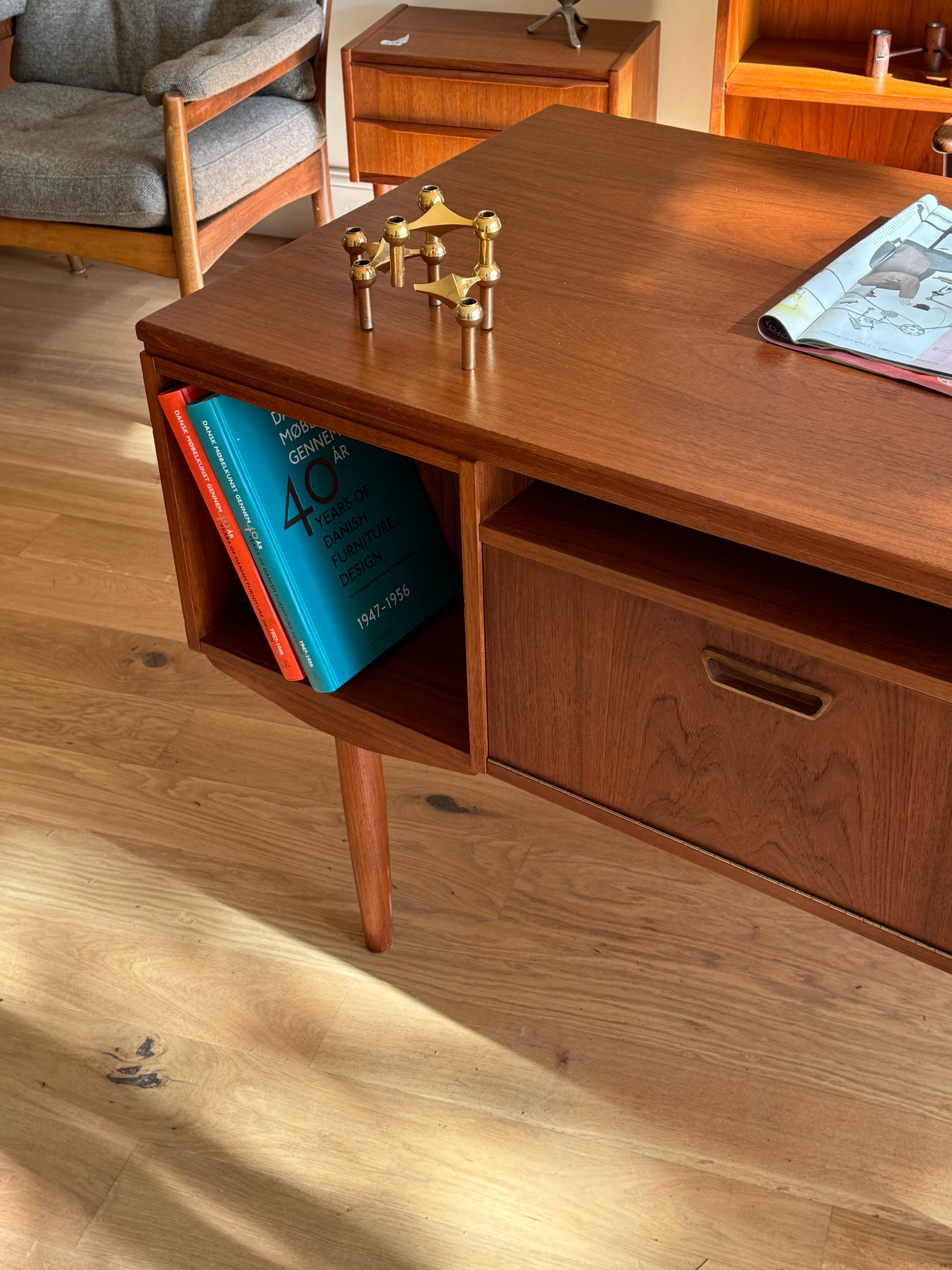 Bureau scandinave vintage double face en teck "Arnold"