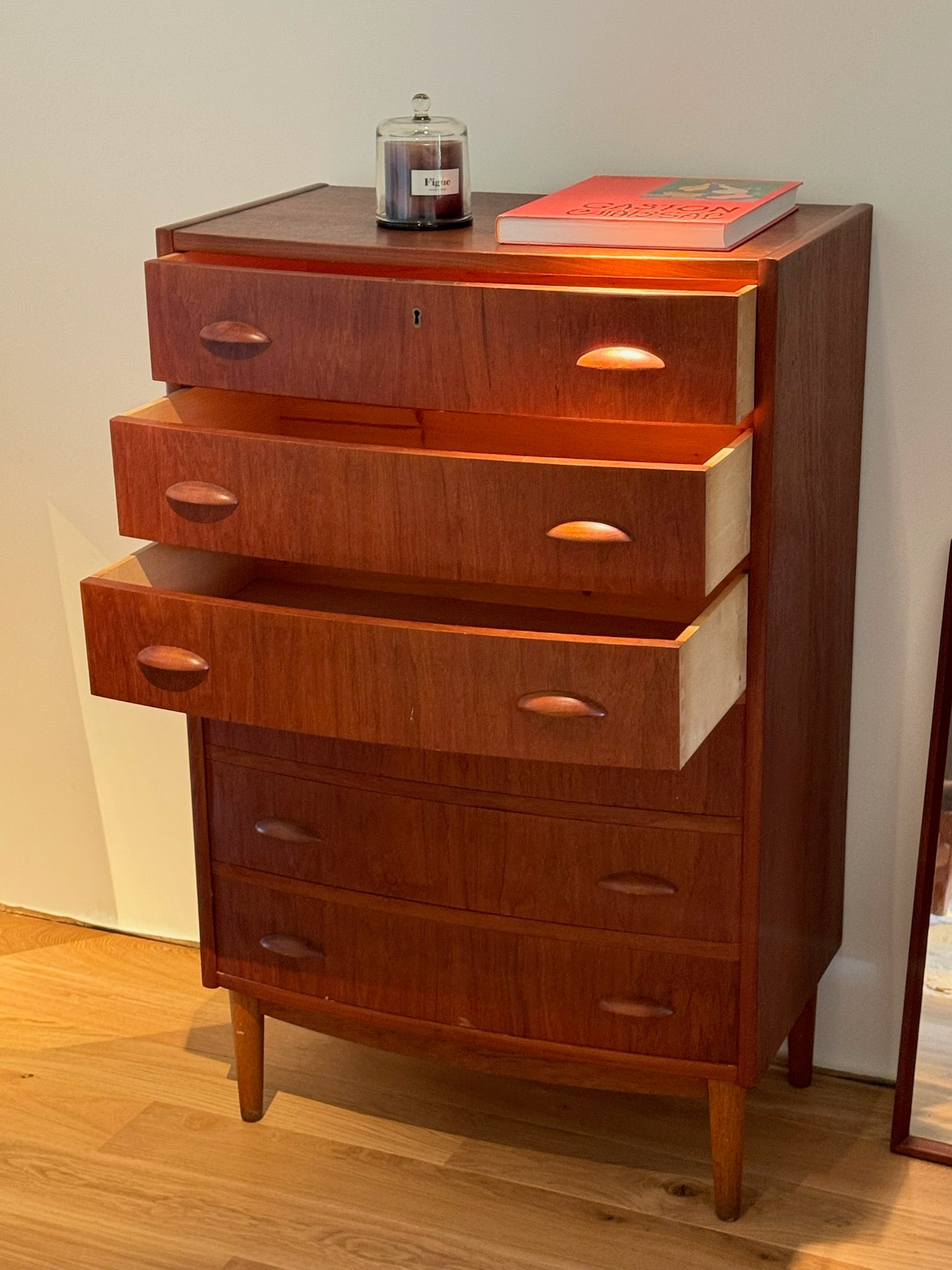Grande commode chiffonier scandinave vintage en teck «Sören » – Années 60