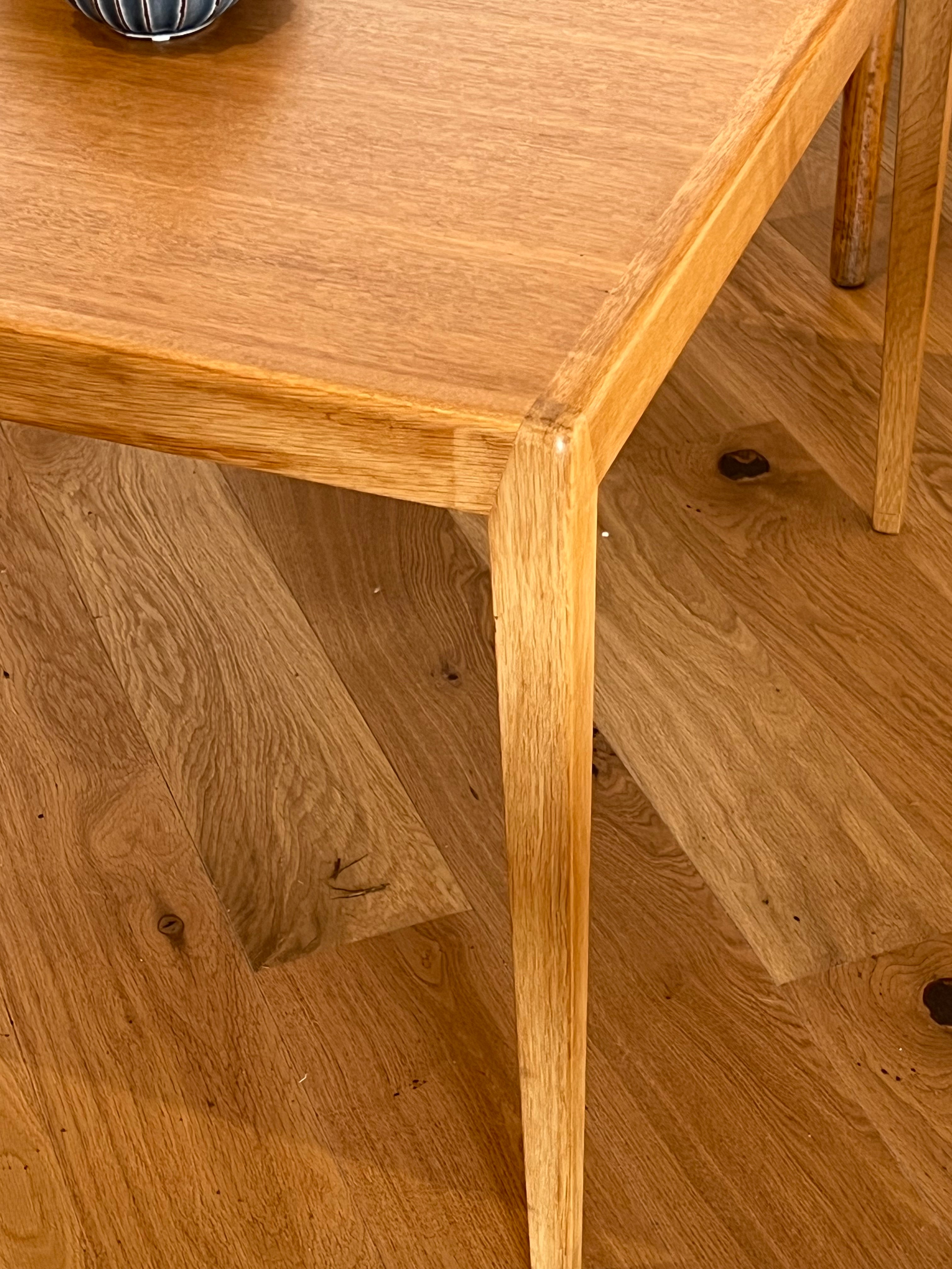 Table basse scandinave vintage en chêne des années 1960 "Kai"