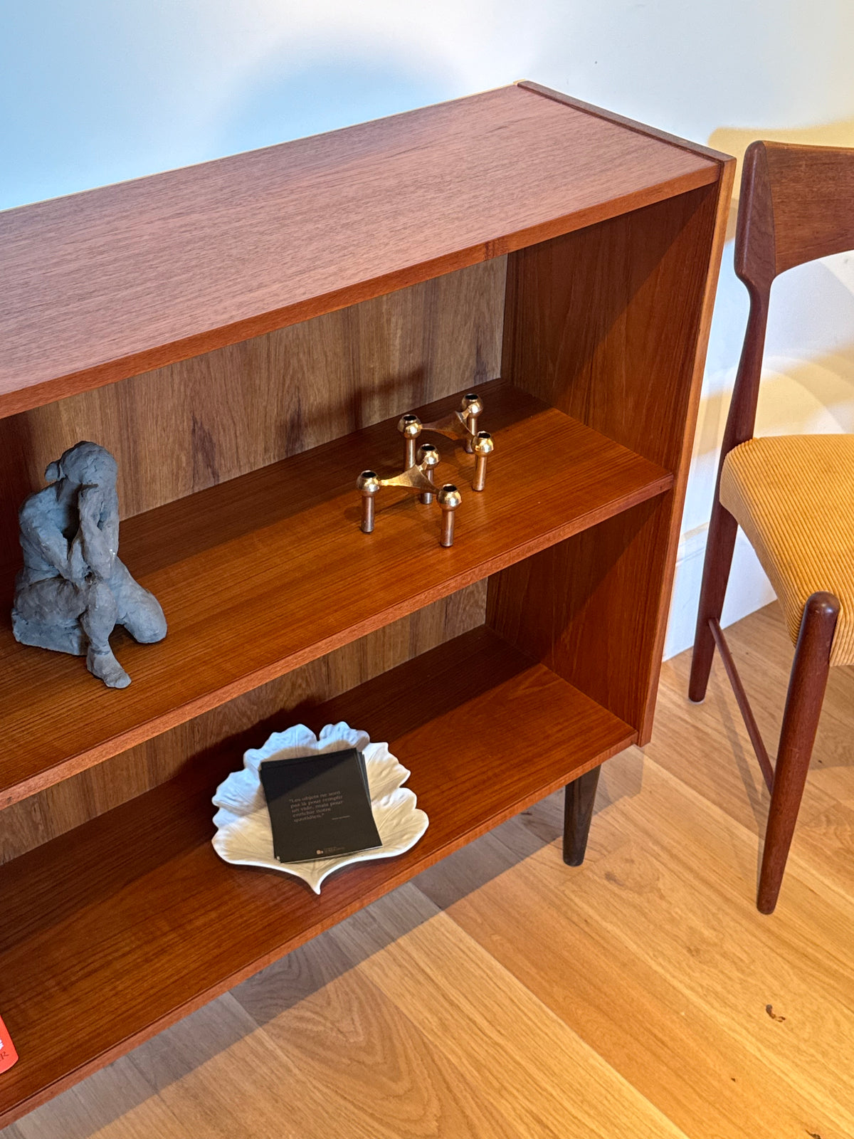Petite bibliothèque scandinave vintage en teck « Ellen »