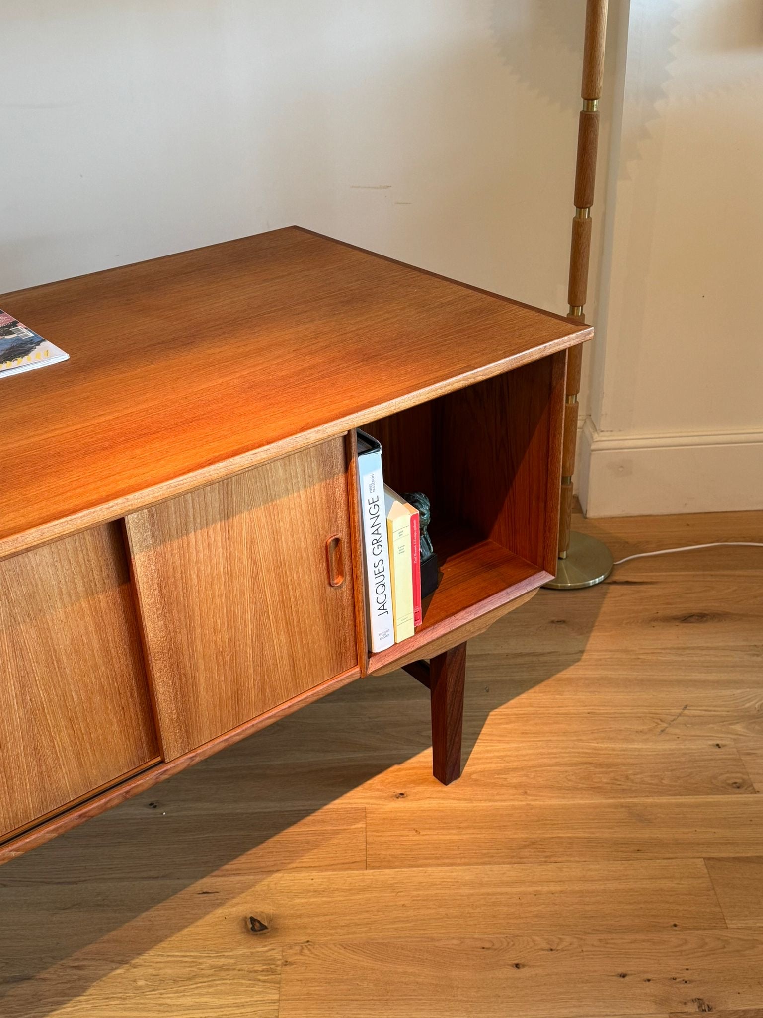 Bureau scandinave vintage en chêne doré "Karl"