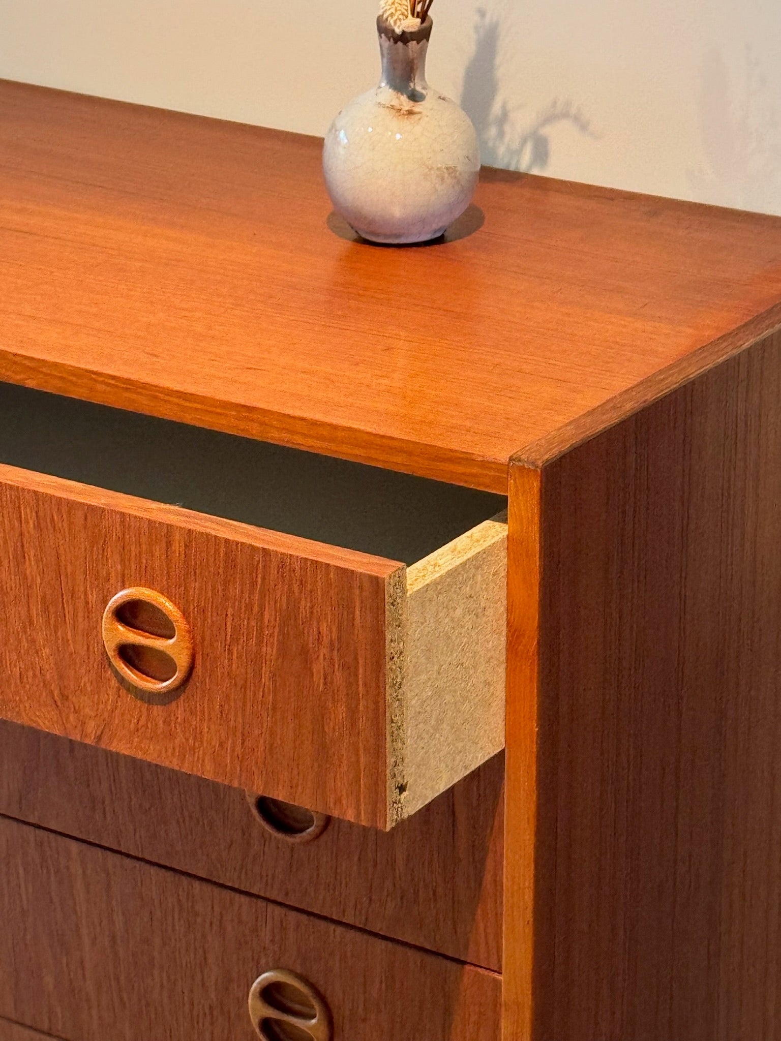 Petite commode scandinave vintage « Brisa »
