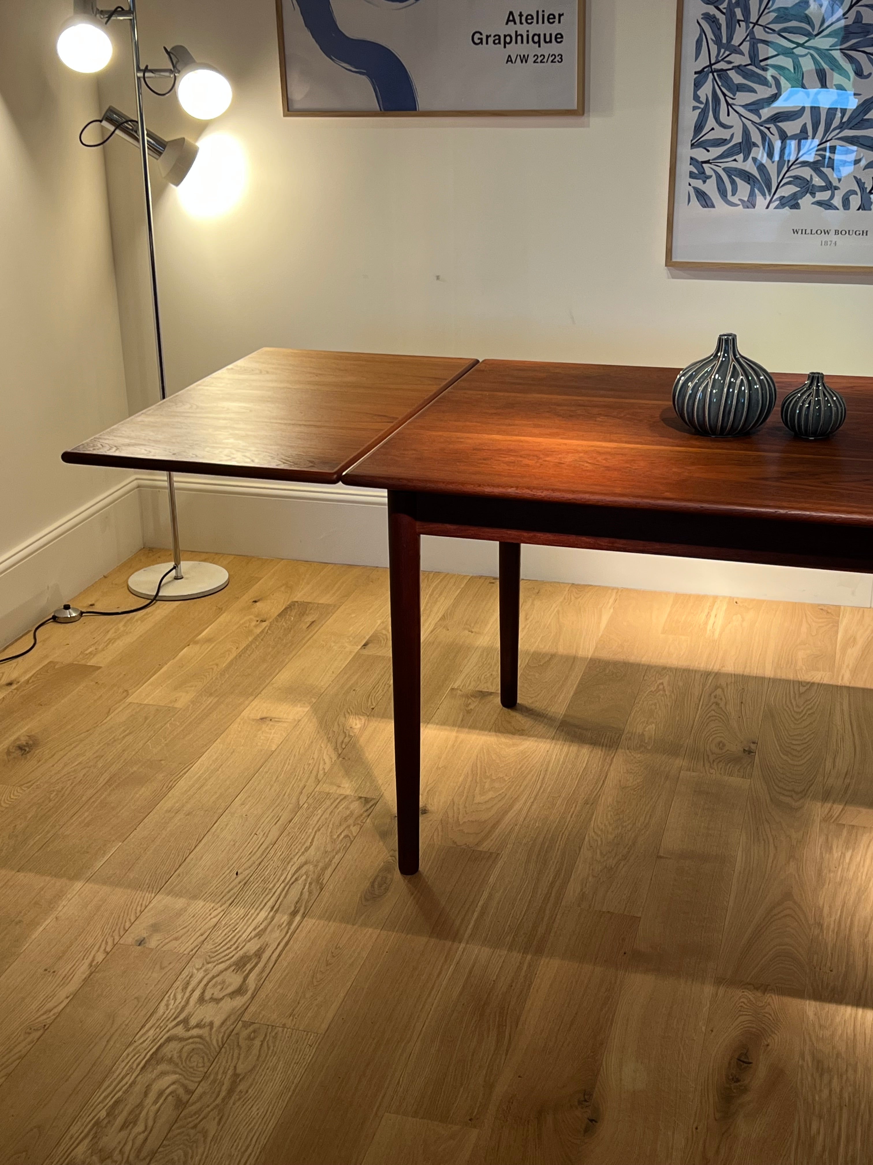 Table scandinave vintage extensible en teck "Myrtle"