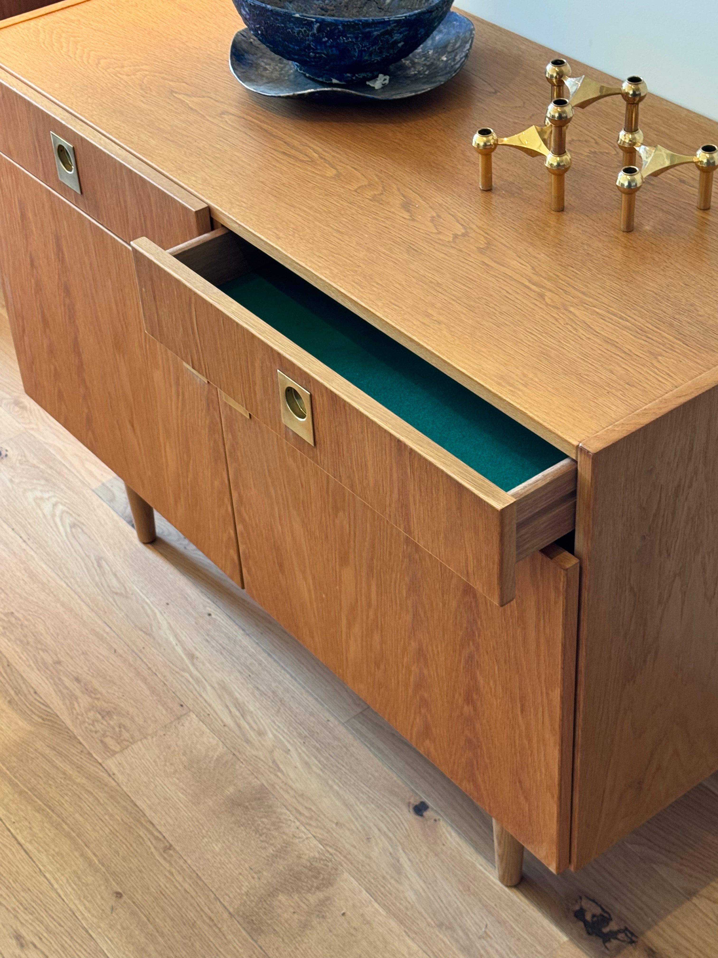 Enfilade scandinave vintage en chêne "Stina"