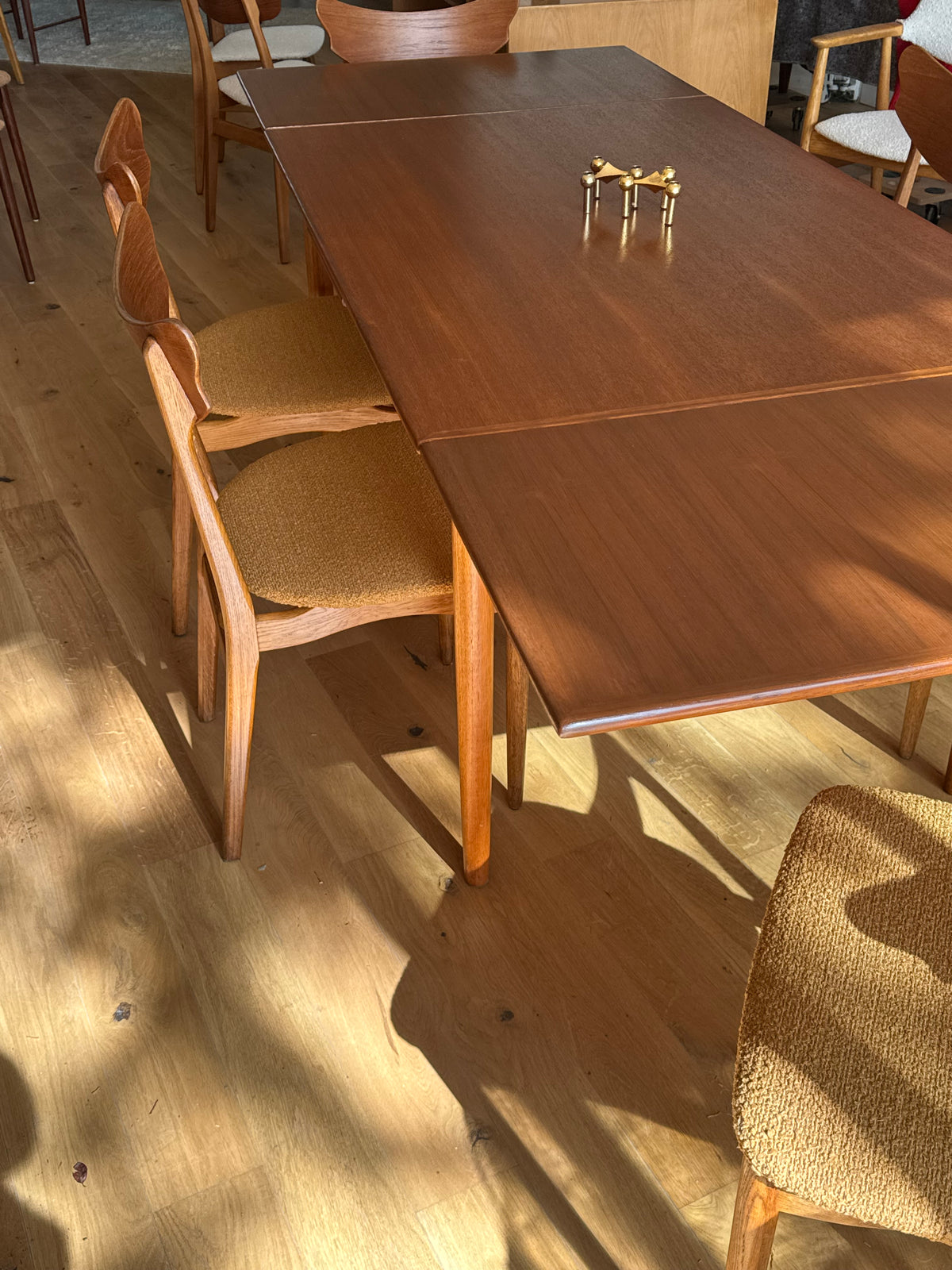 Table scandinave vintage extensible« Ilde » en teck
