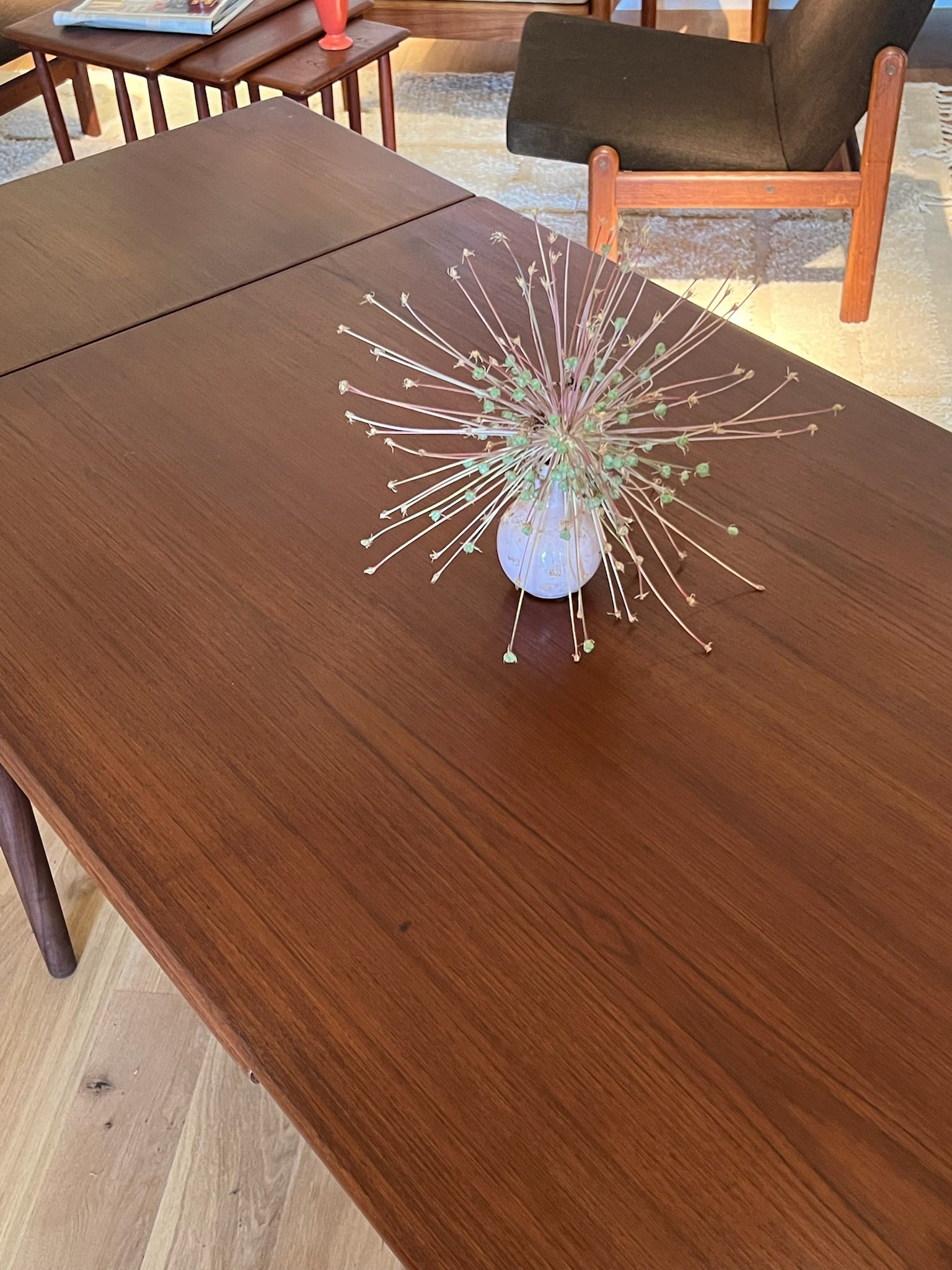 Table scandinave vintage en teck « Lara »
