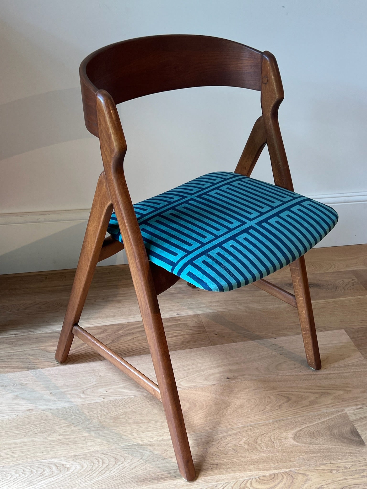 Chaise de bureau scandinave vintage en teck par Henning Kjaernulf "Sunniva"
