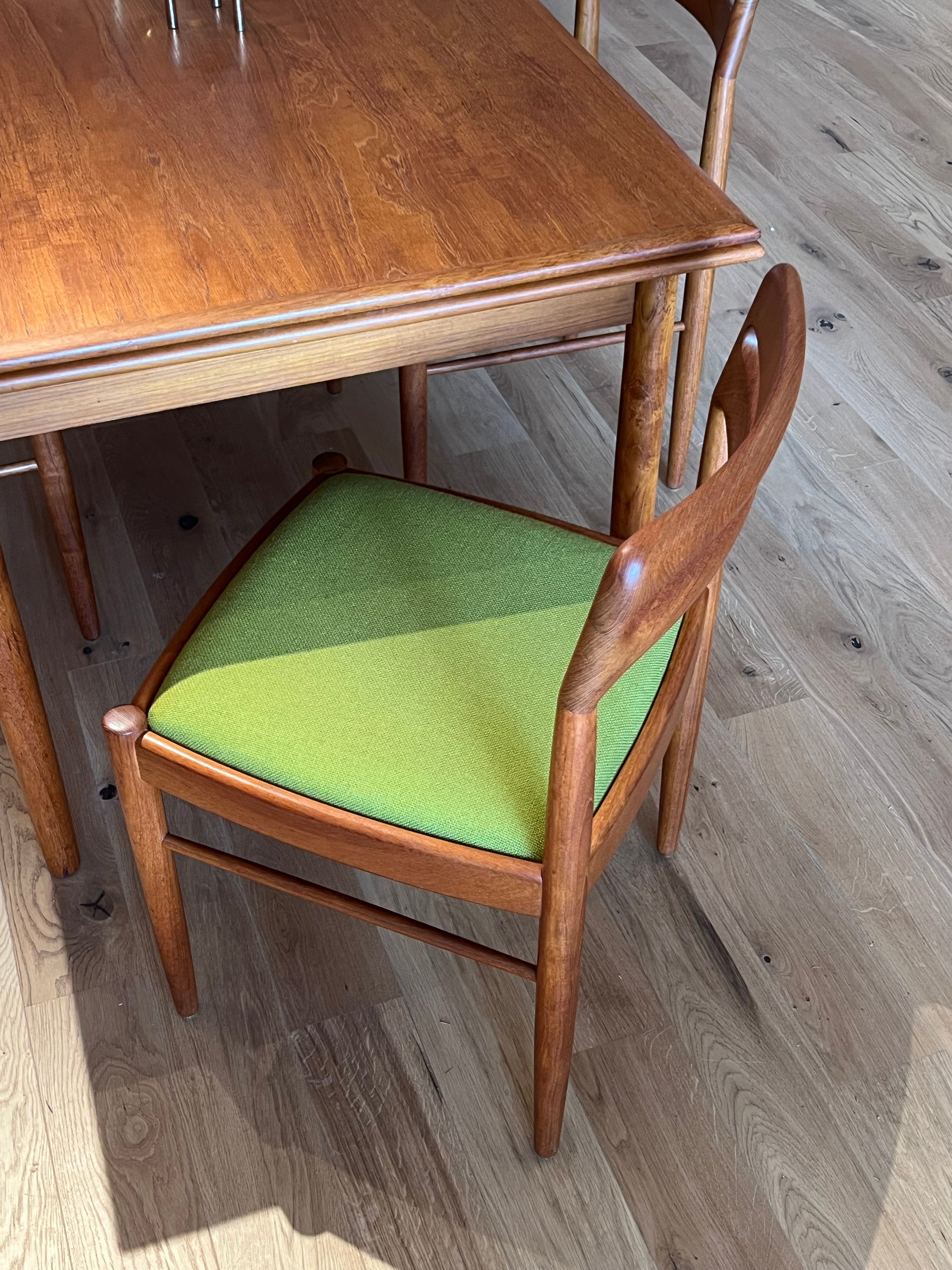 Suite de 4 chaises scandinaves « Siv » par HW Klein pour Bramin