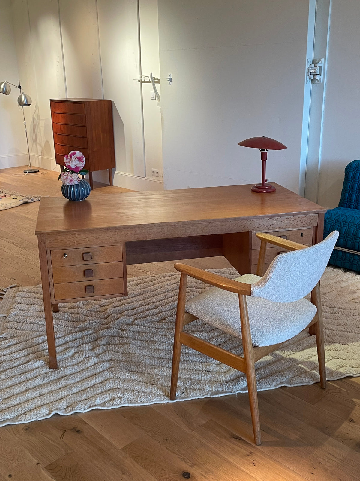 Bureau scandinave vintage en chêne doré "Jonas"