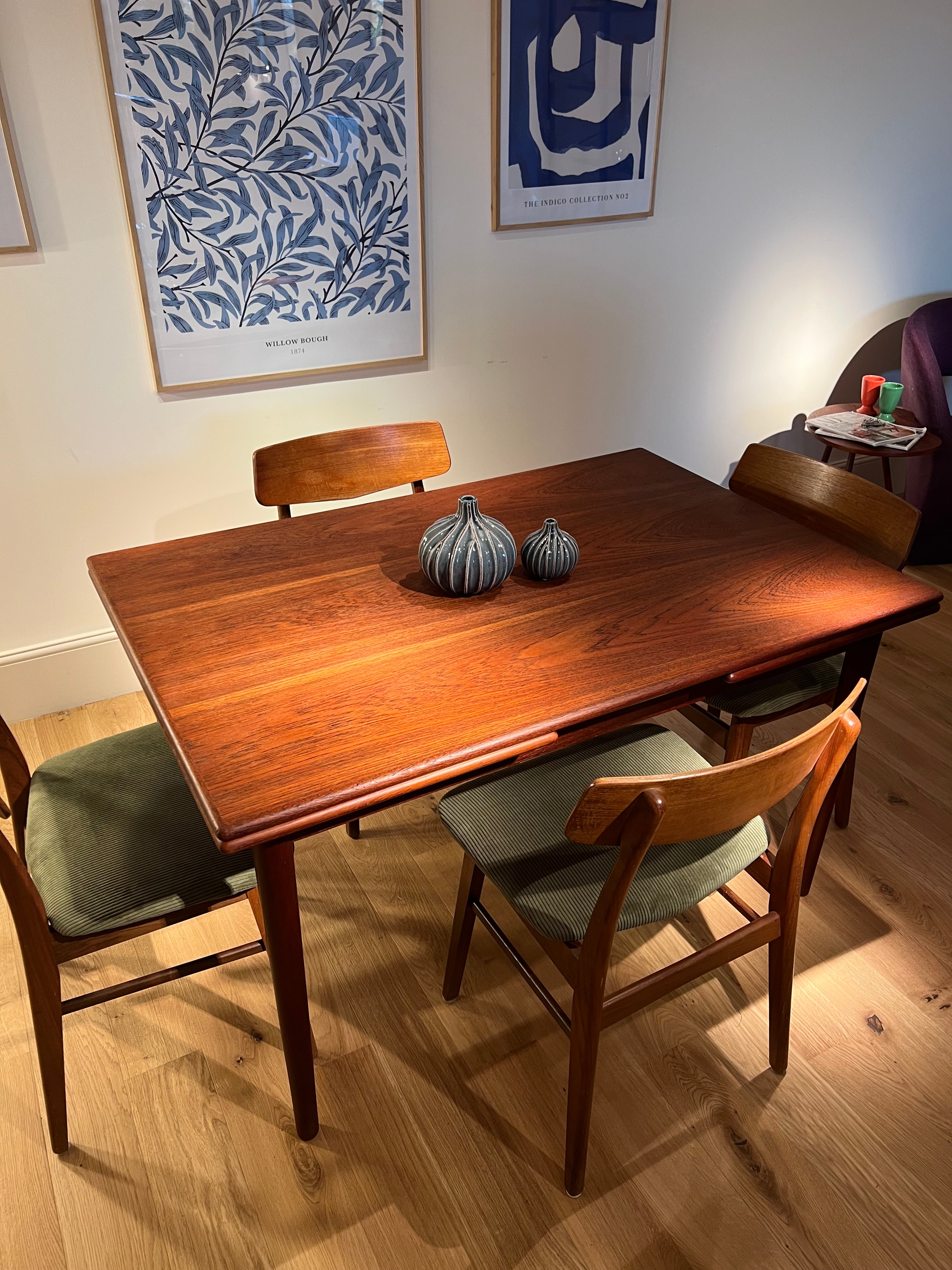 Table scandinave vintage extensible en teck "Myrtle"