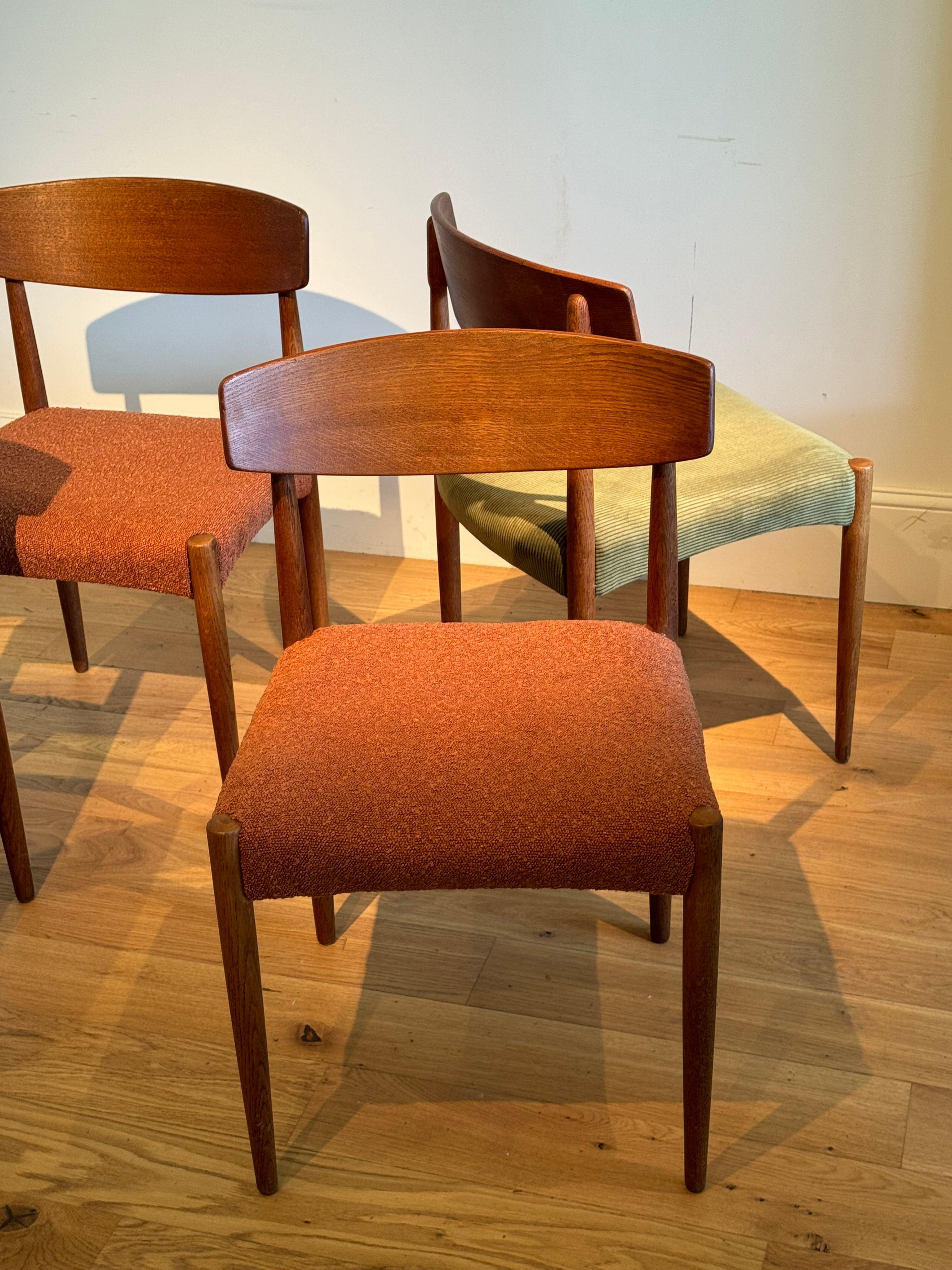 Suite de 4 chaises scandinaves vintage « Huldra » en chêne