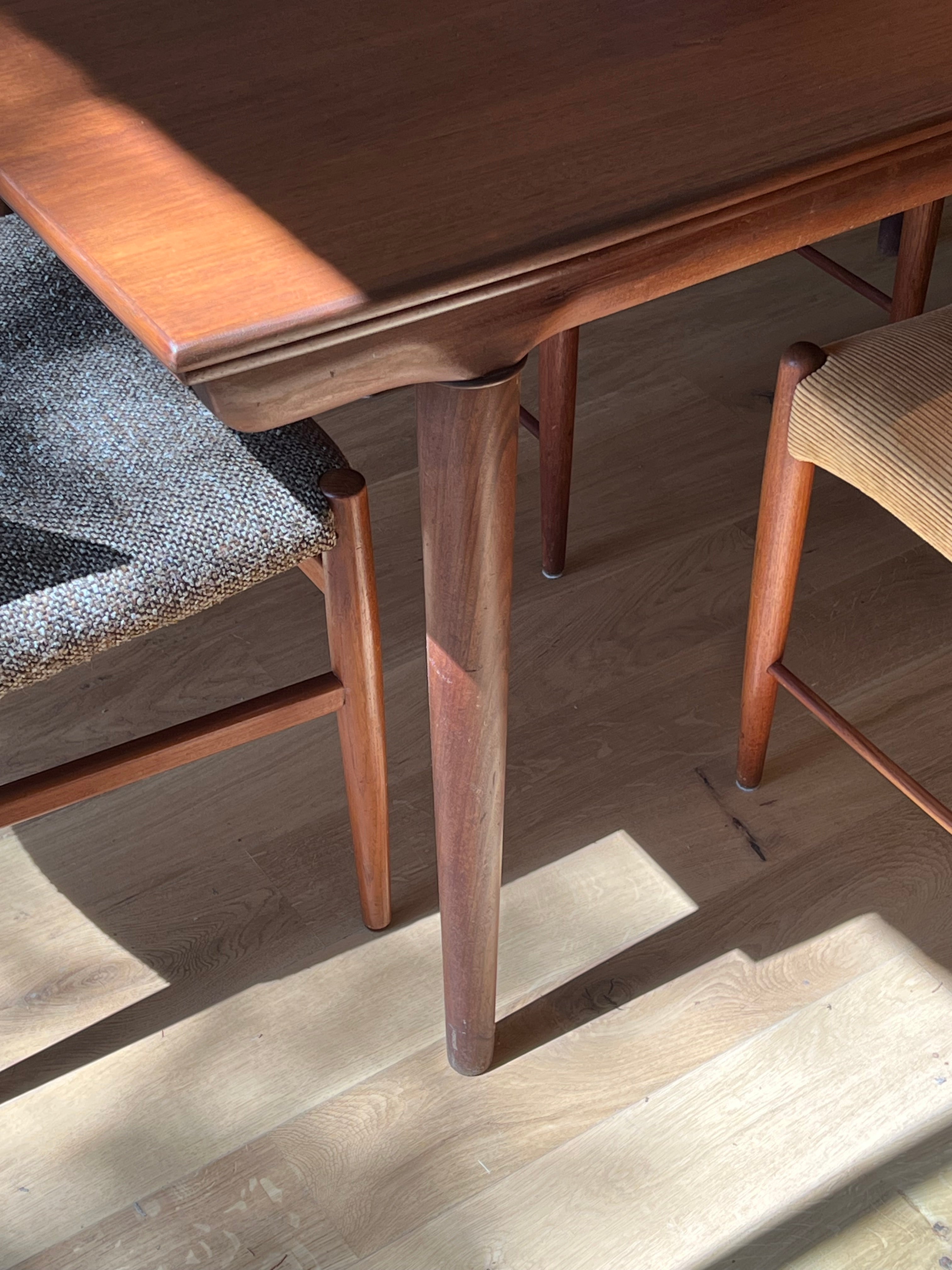 Table de salle à manger scandinave vintage en teck « Mikkel »