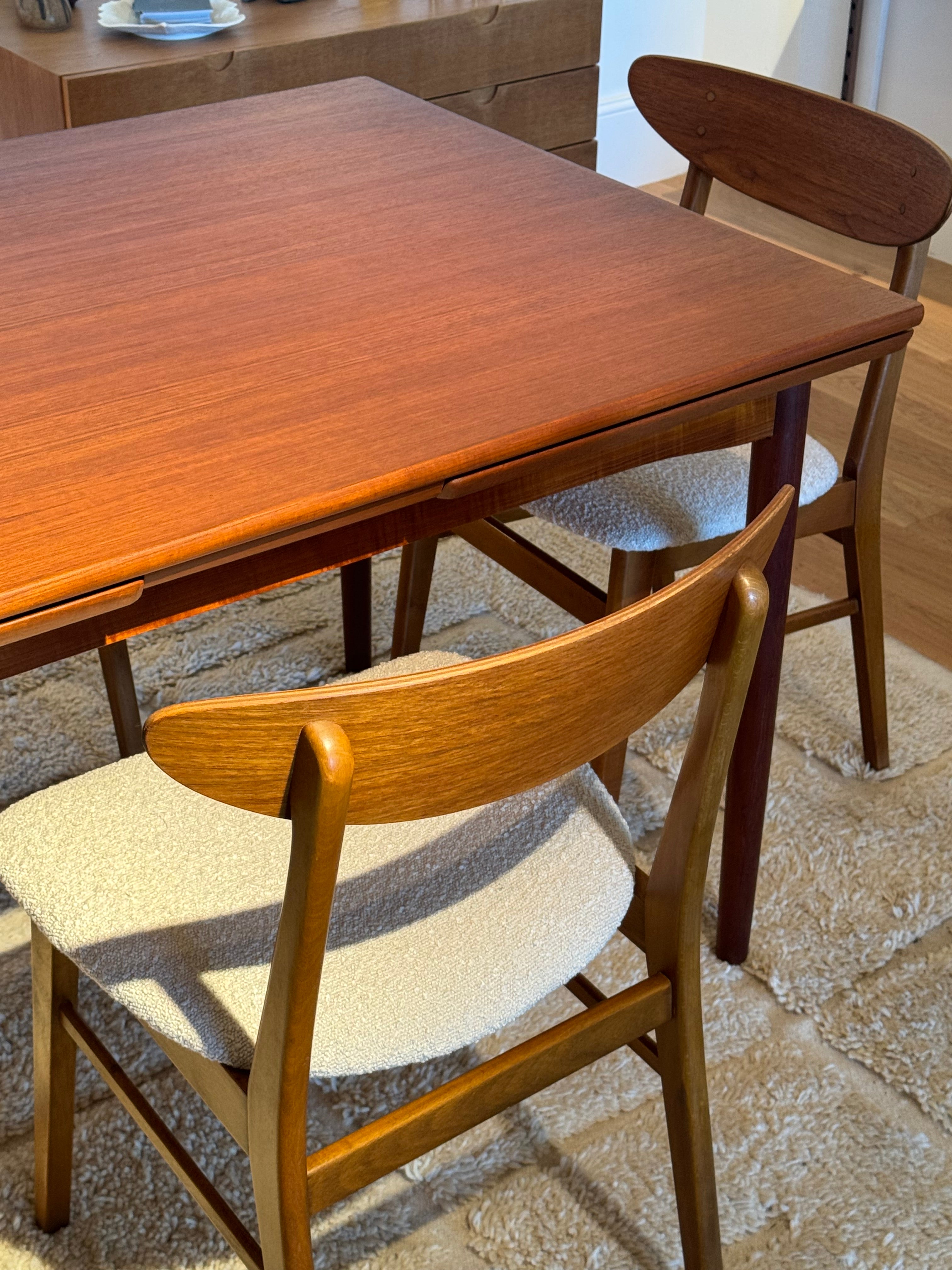 Table scandinave vintage en teck « Marta »