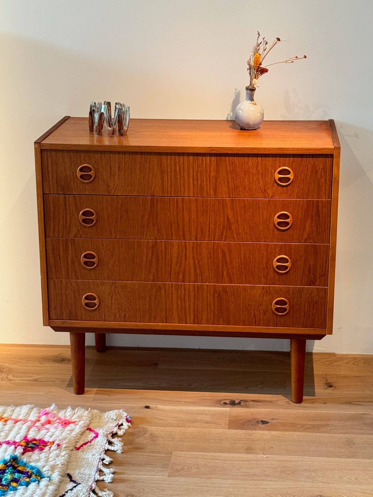 Petite commode scandinave vintage « Brisa »