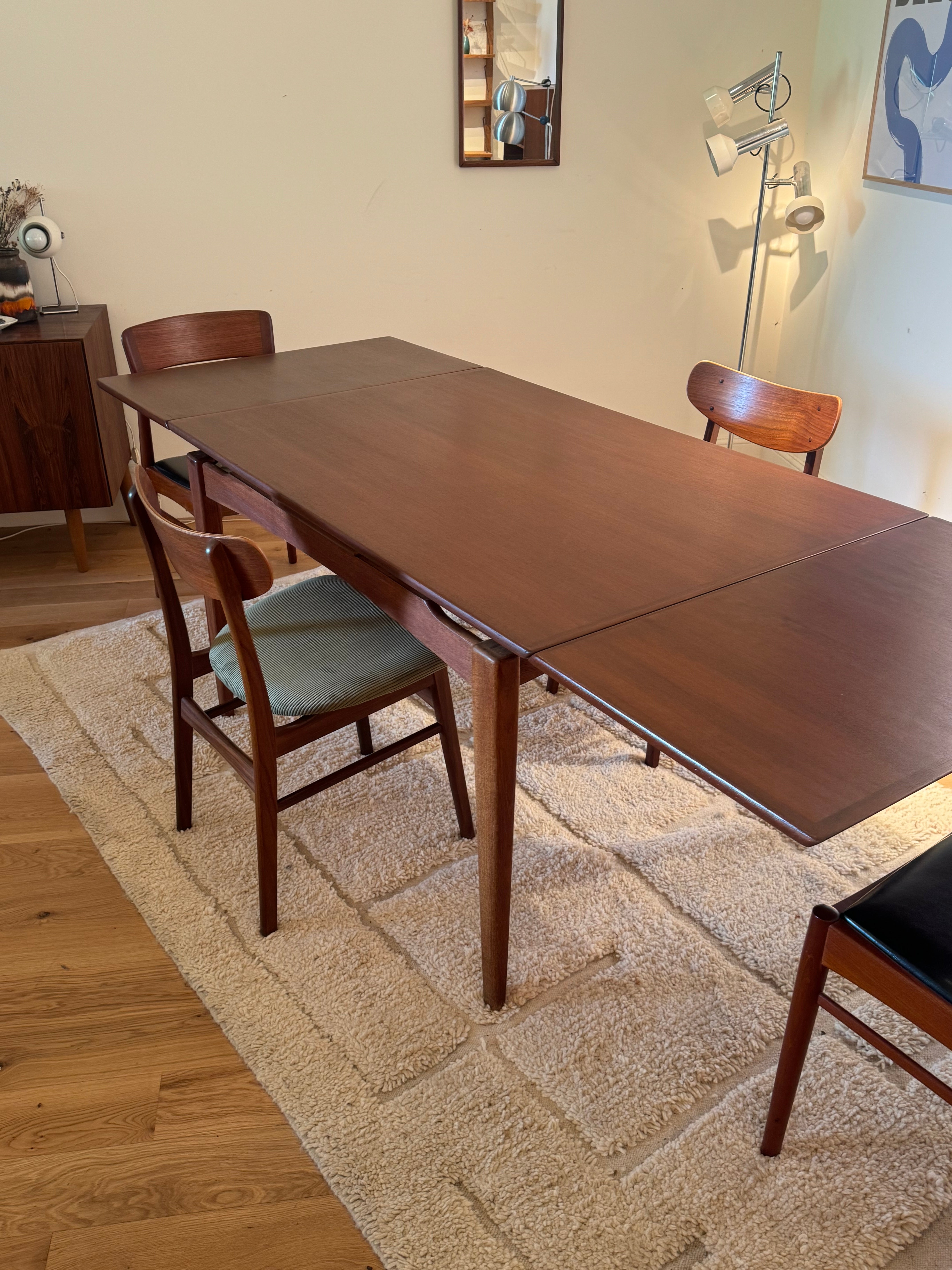 Table scandinave vintage en teck « Ursula »