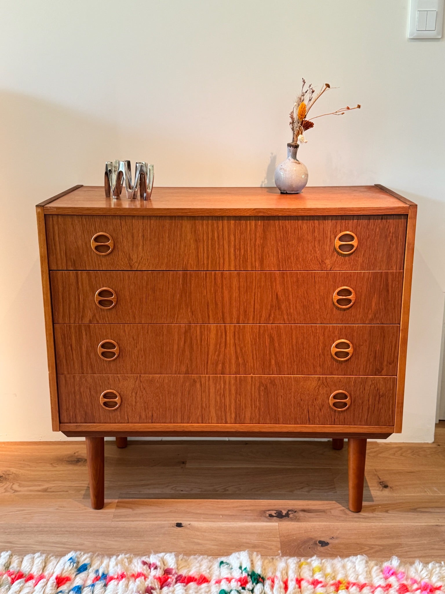 Petite commode scandinave vintage « Brisa »