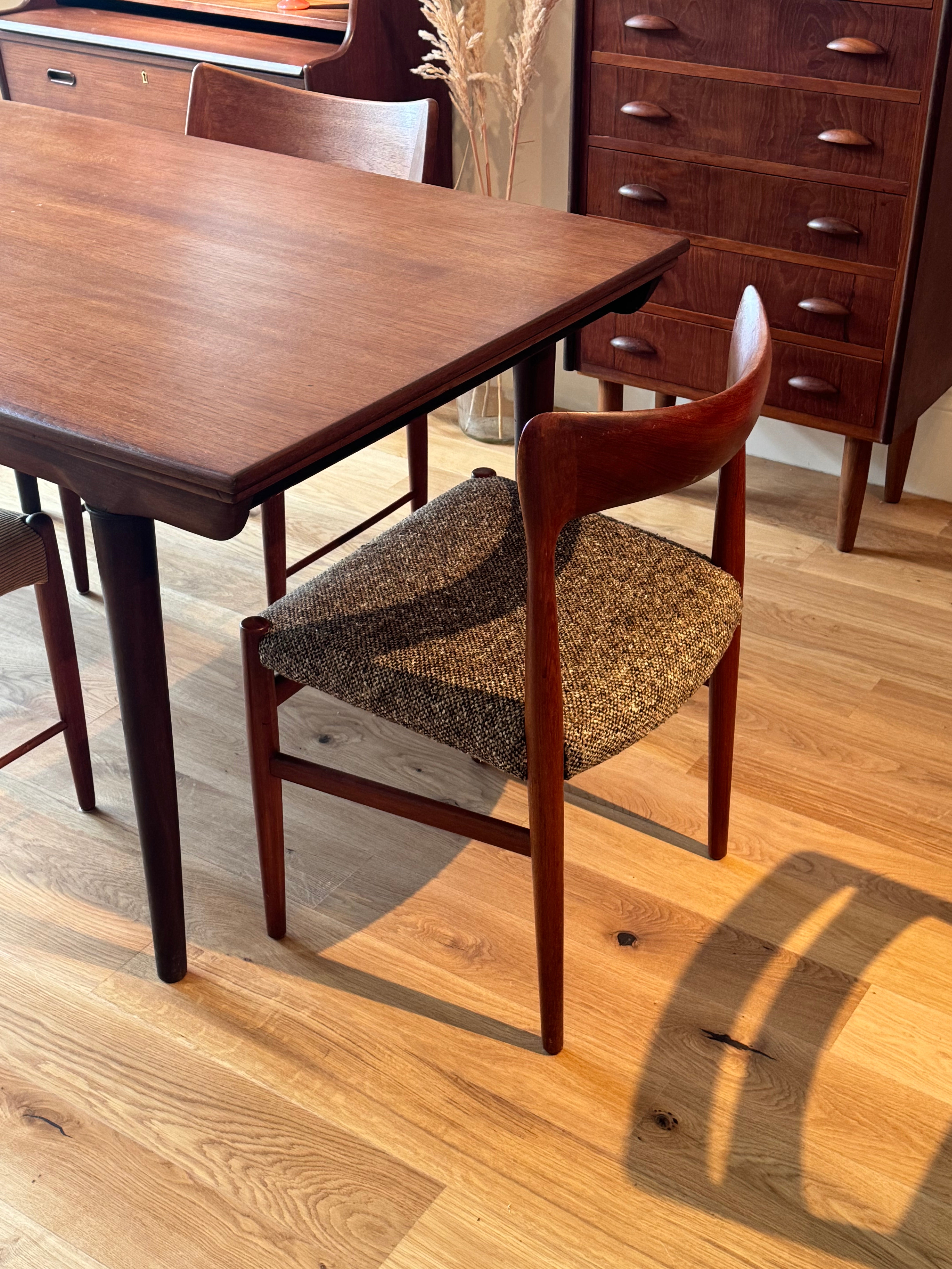 Table de salle à manger scandinave vintage en teck « Mikkel »