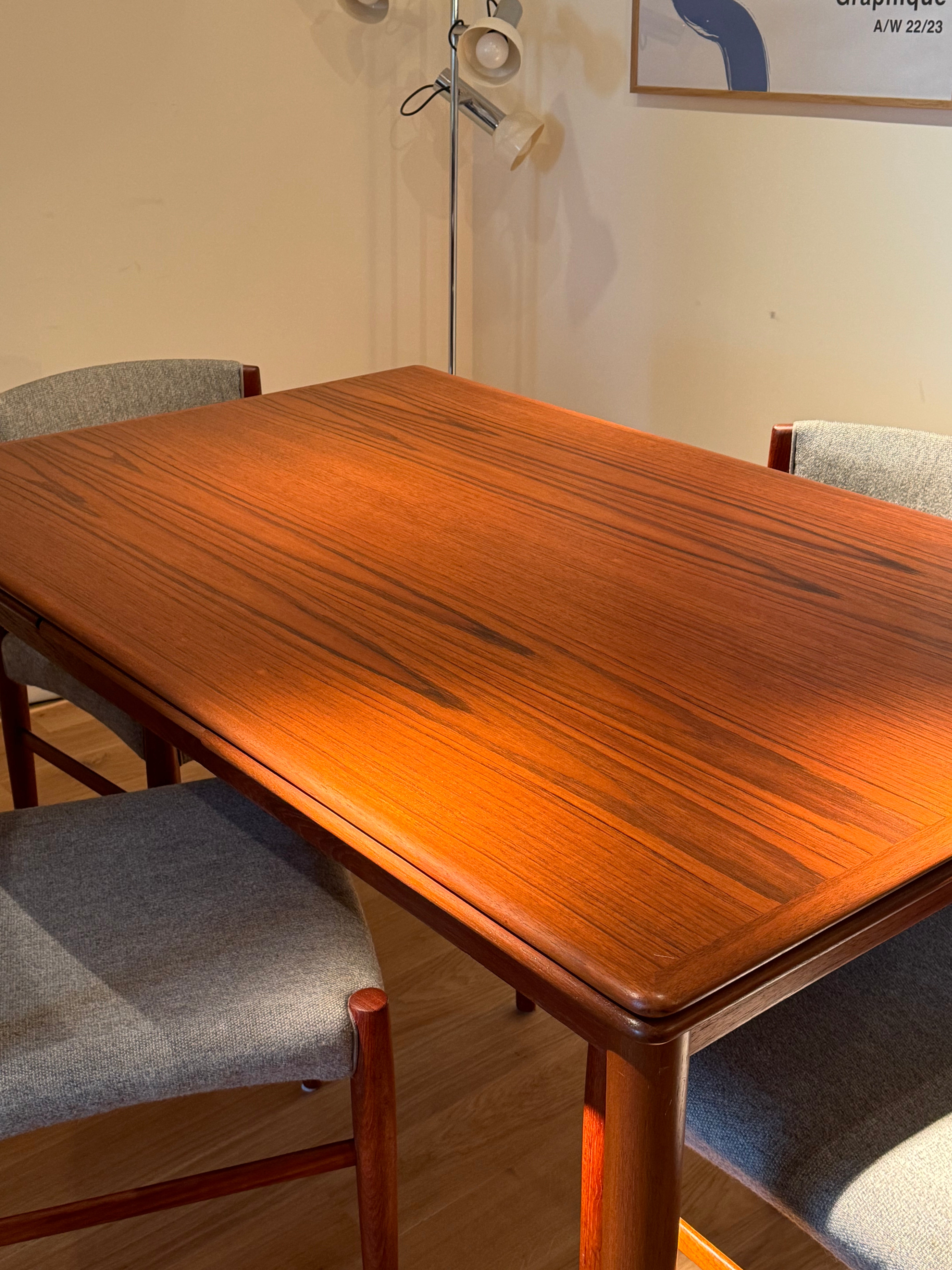 Table de salle à manger vintage scandinave en teck "Lovisa"