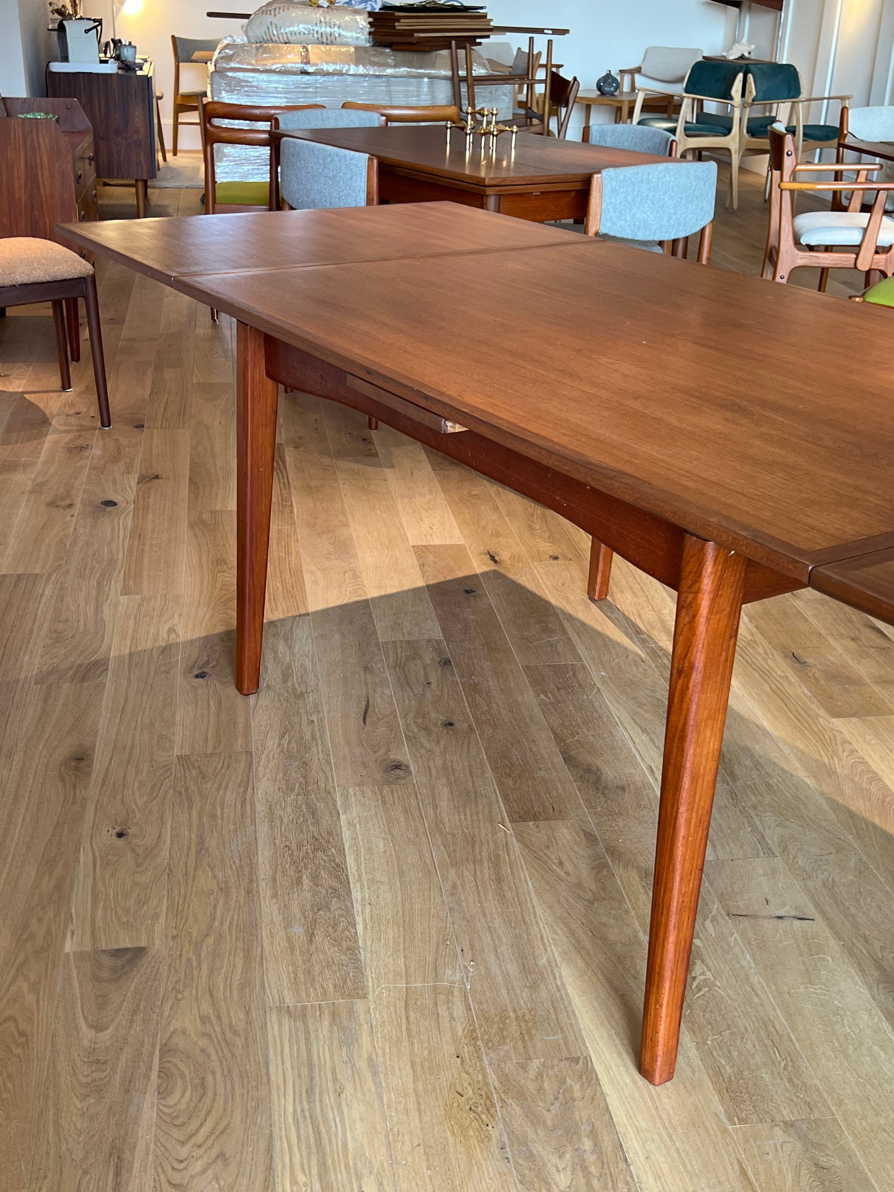 Table de salle à manger scandinave vintage en teck "Birgitte"