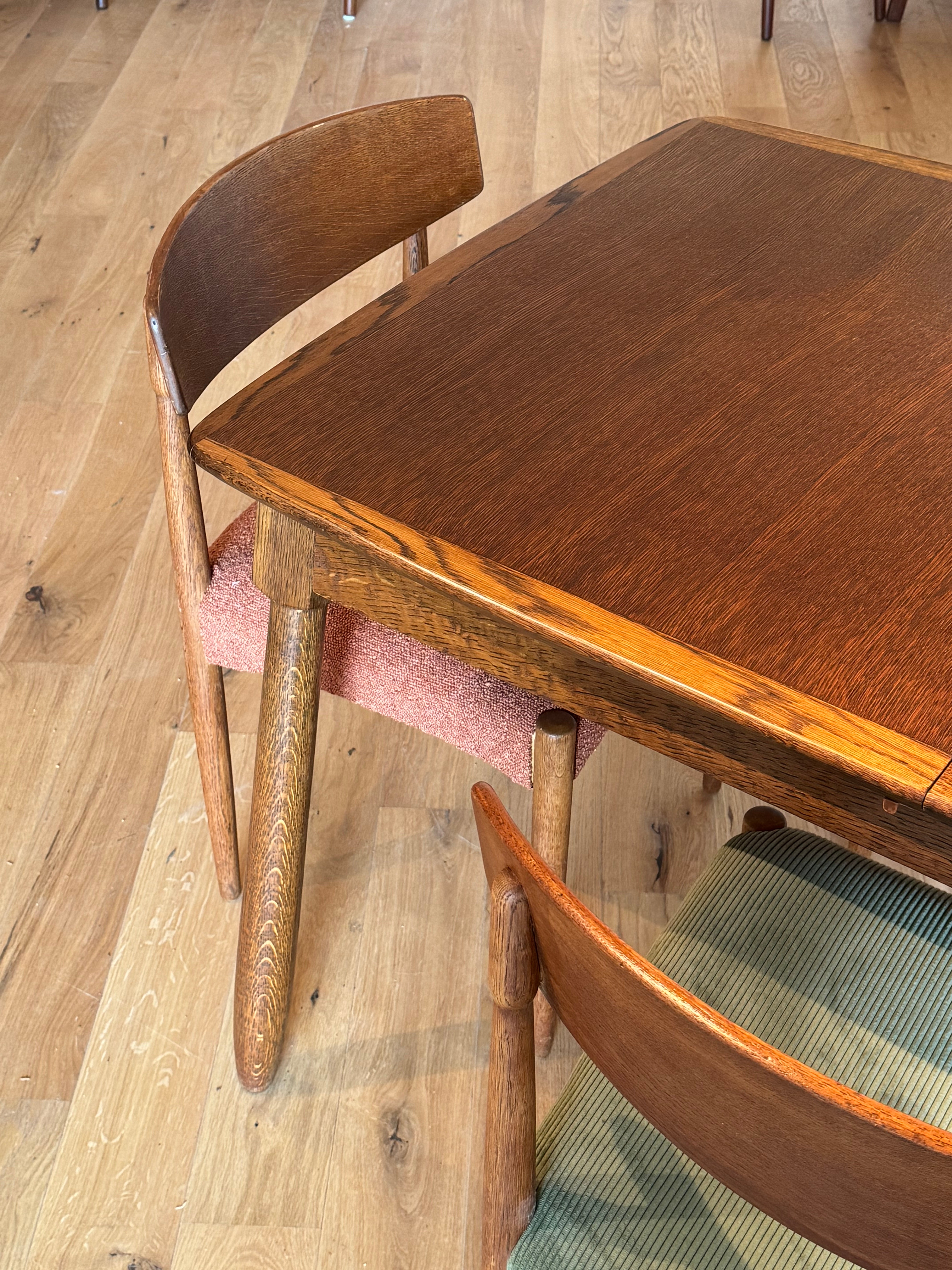 Table scandinave vintage en chêne « Mette »