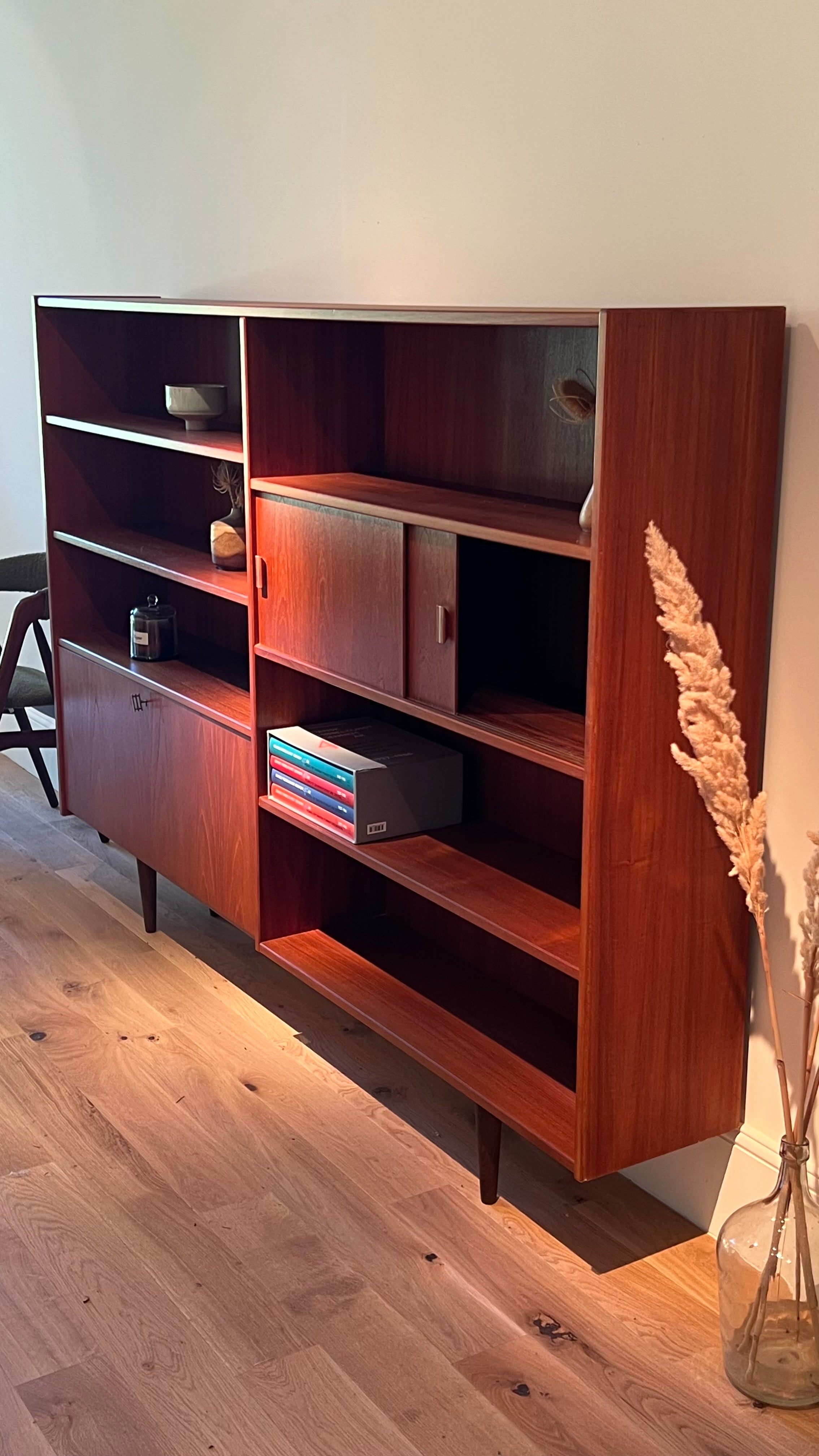 Bibliothèque scandinave vintage en teck "Astrid"