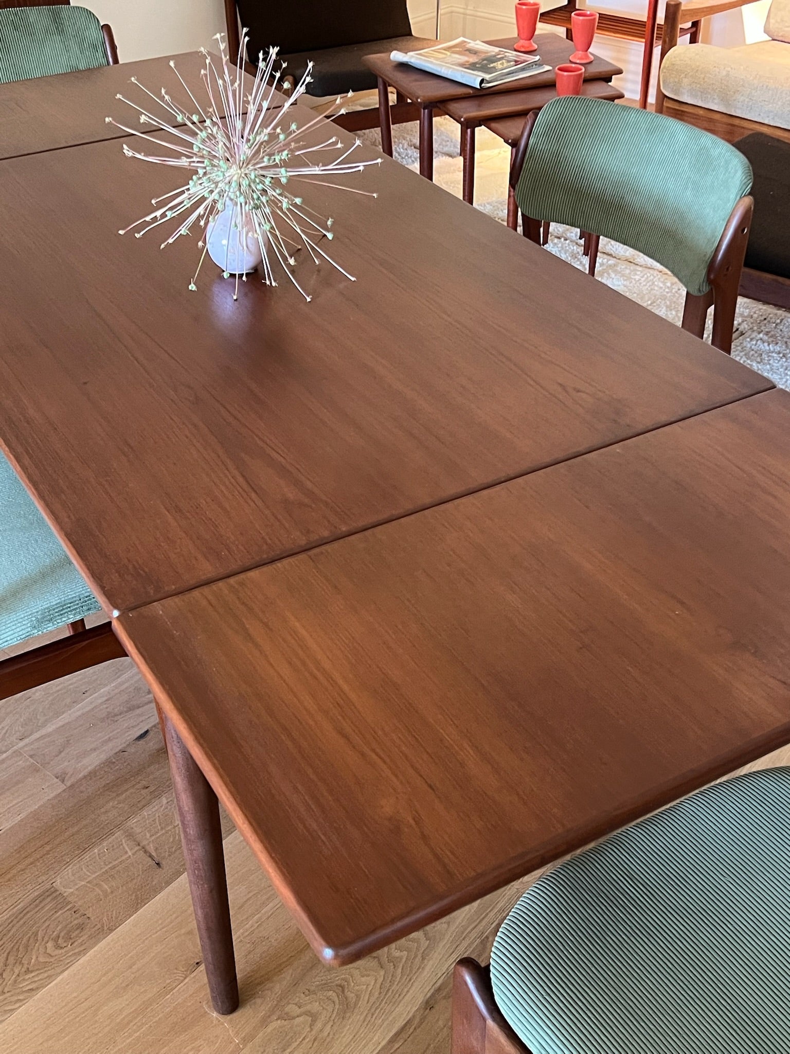Table scandinave vintage en teck « Lara »