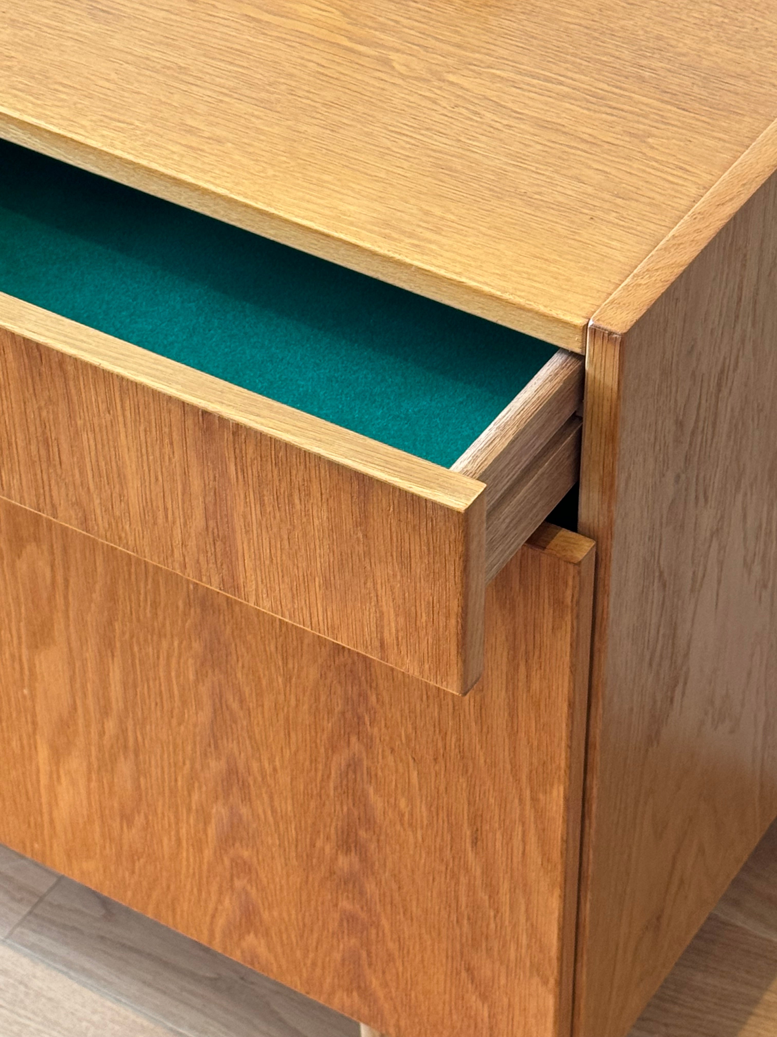 Enfilade scandinave vintage en chêne "Stina"