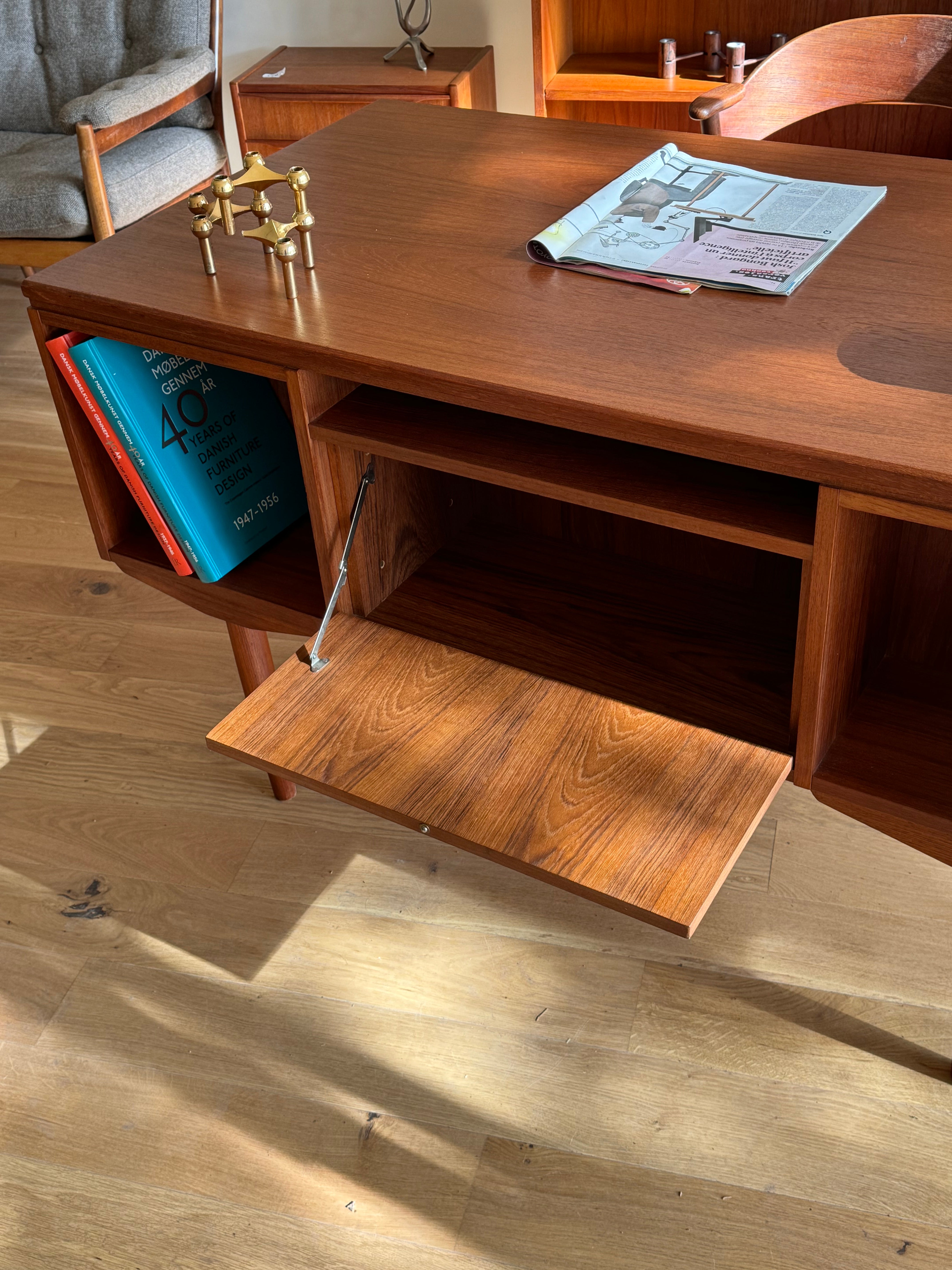 Bureau scandinave vintage double face en teck "Arnold"