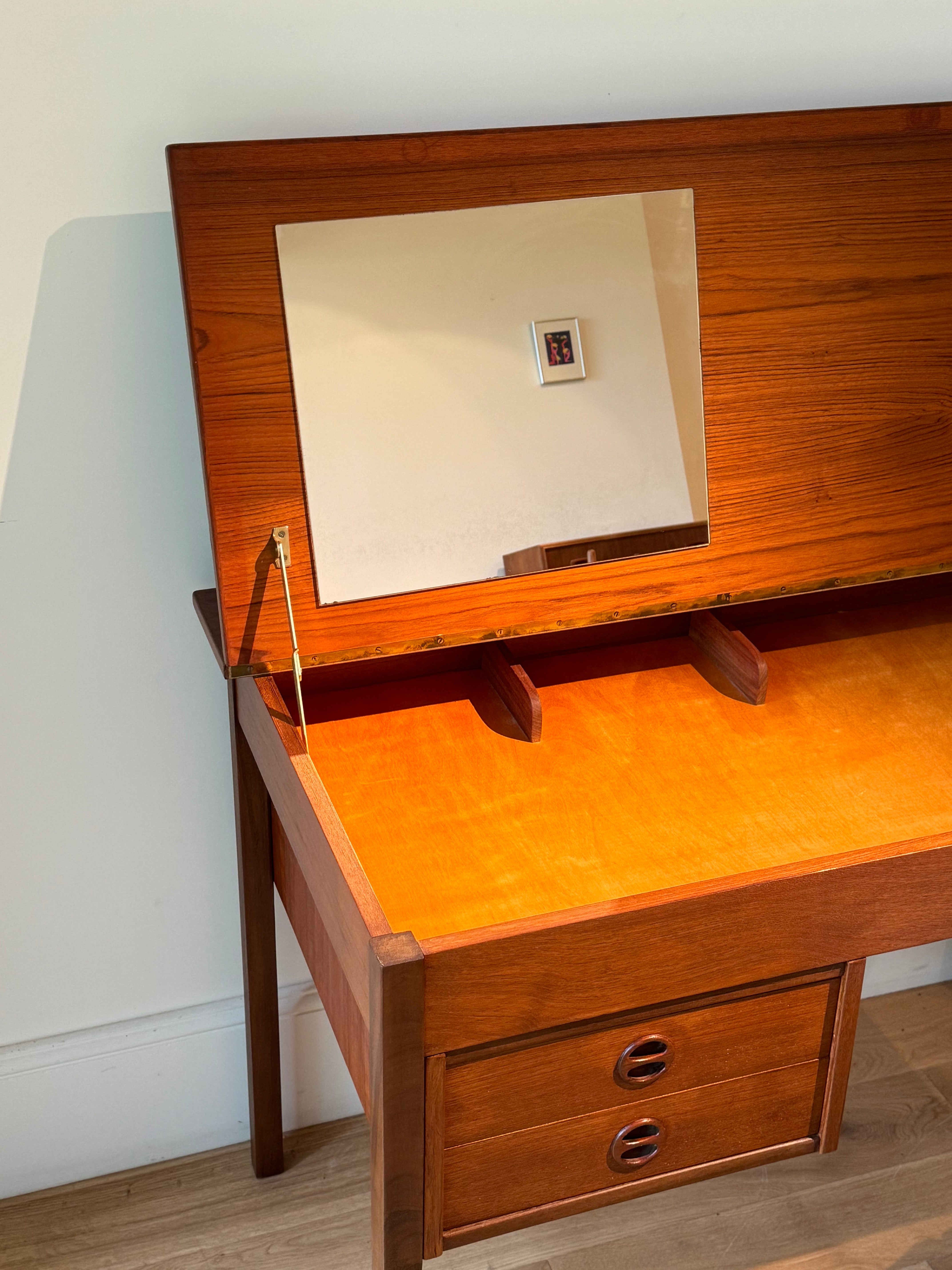 Bureau / coiffeuse scandinave vintage en teck « Arnold »