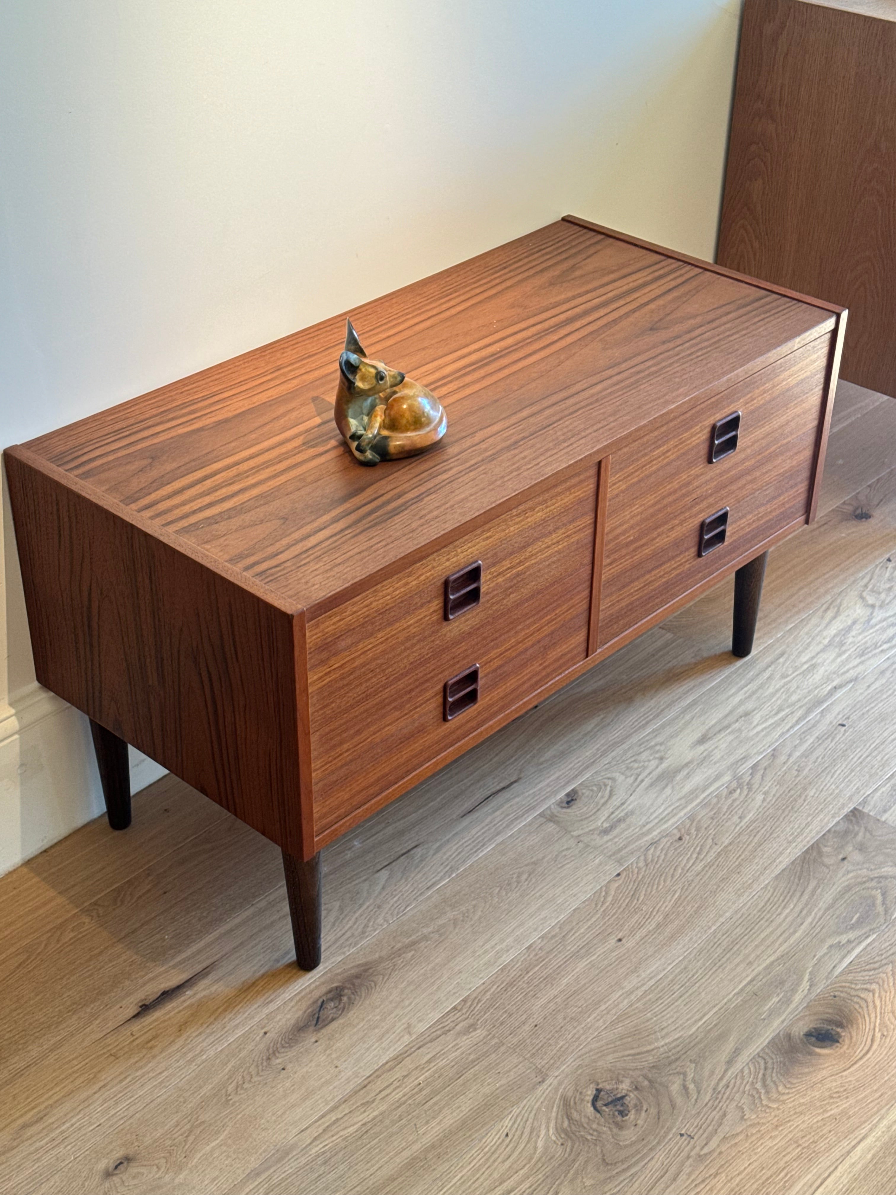 Commode scandinave basse / Meuble TV vintage « Brigitte »