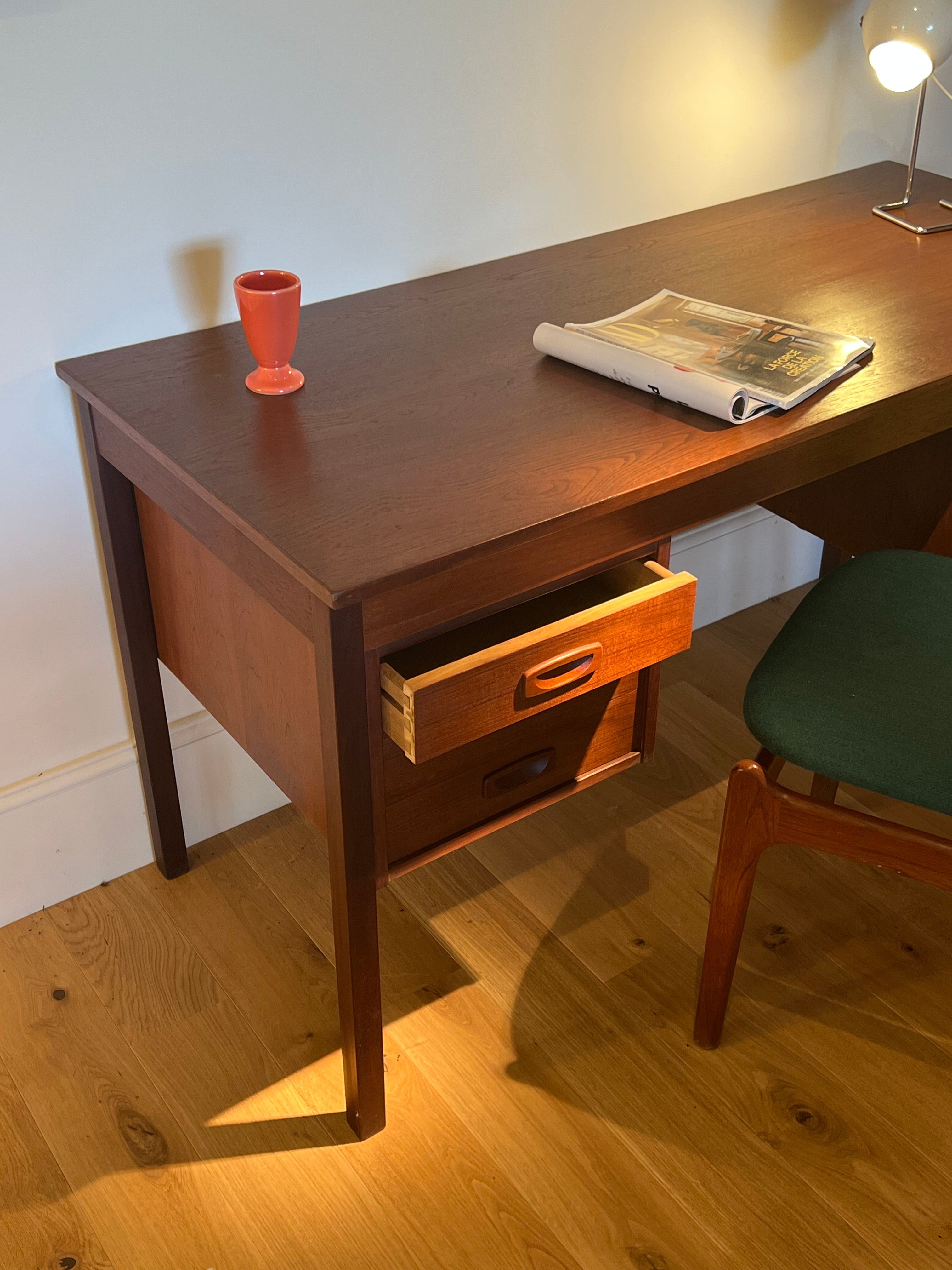Bureau scandinave vintage en teck « Ruben »