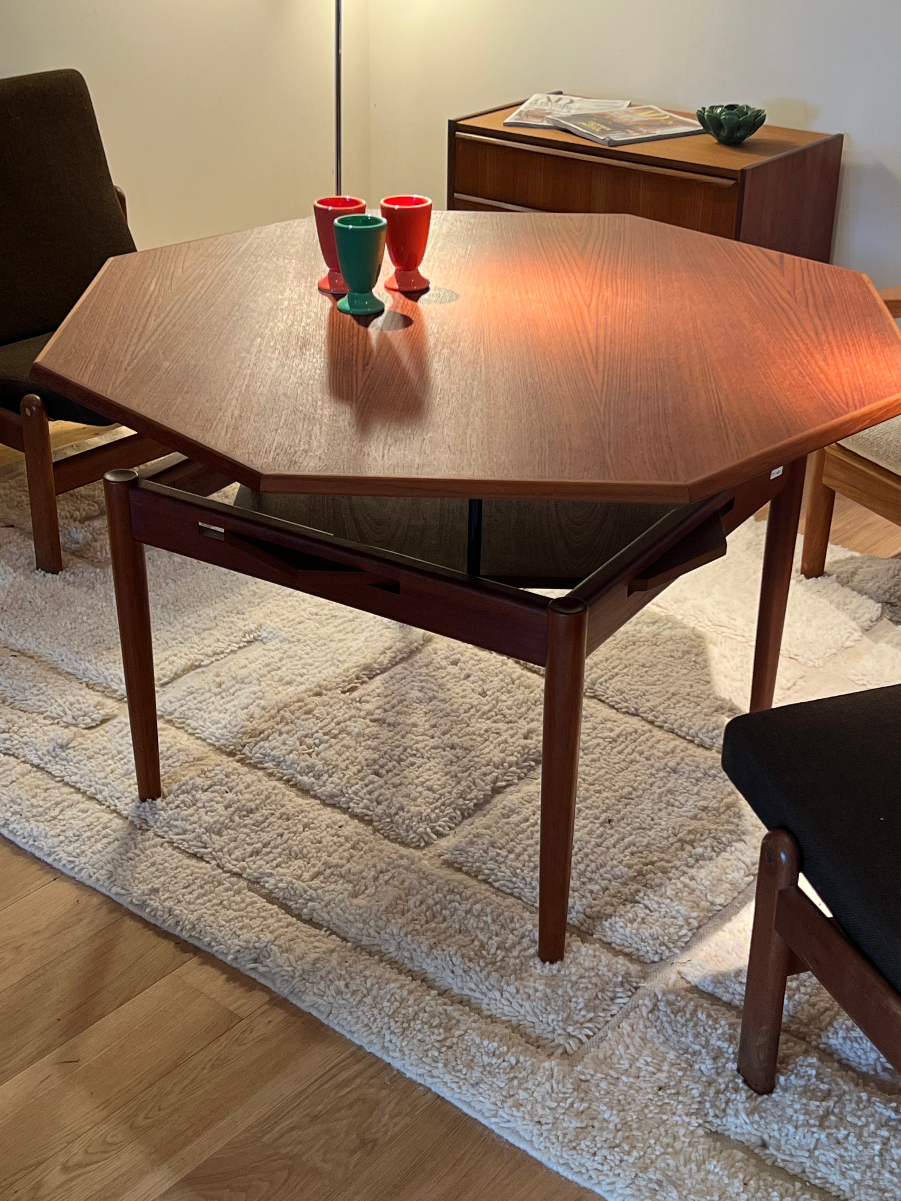 Table basse octogonale scandinave vintage "Siv"