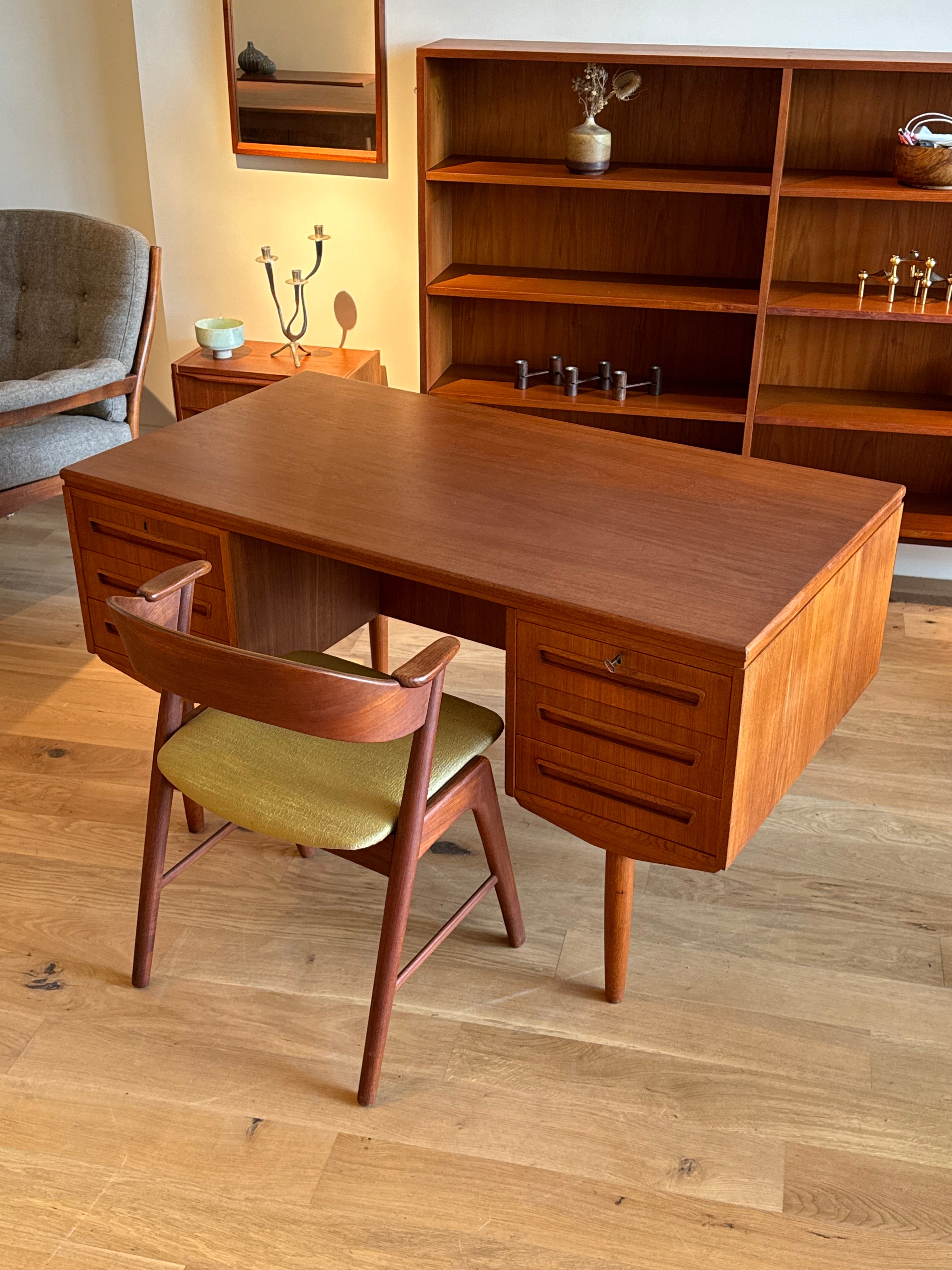 Bureau scandinave vintage double face en teck "Arnold"