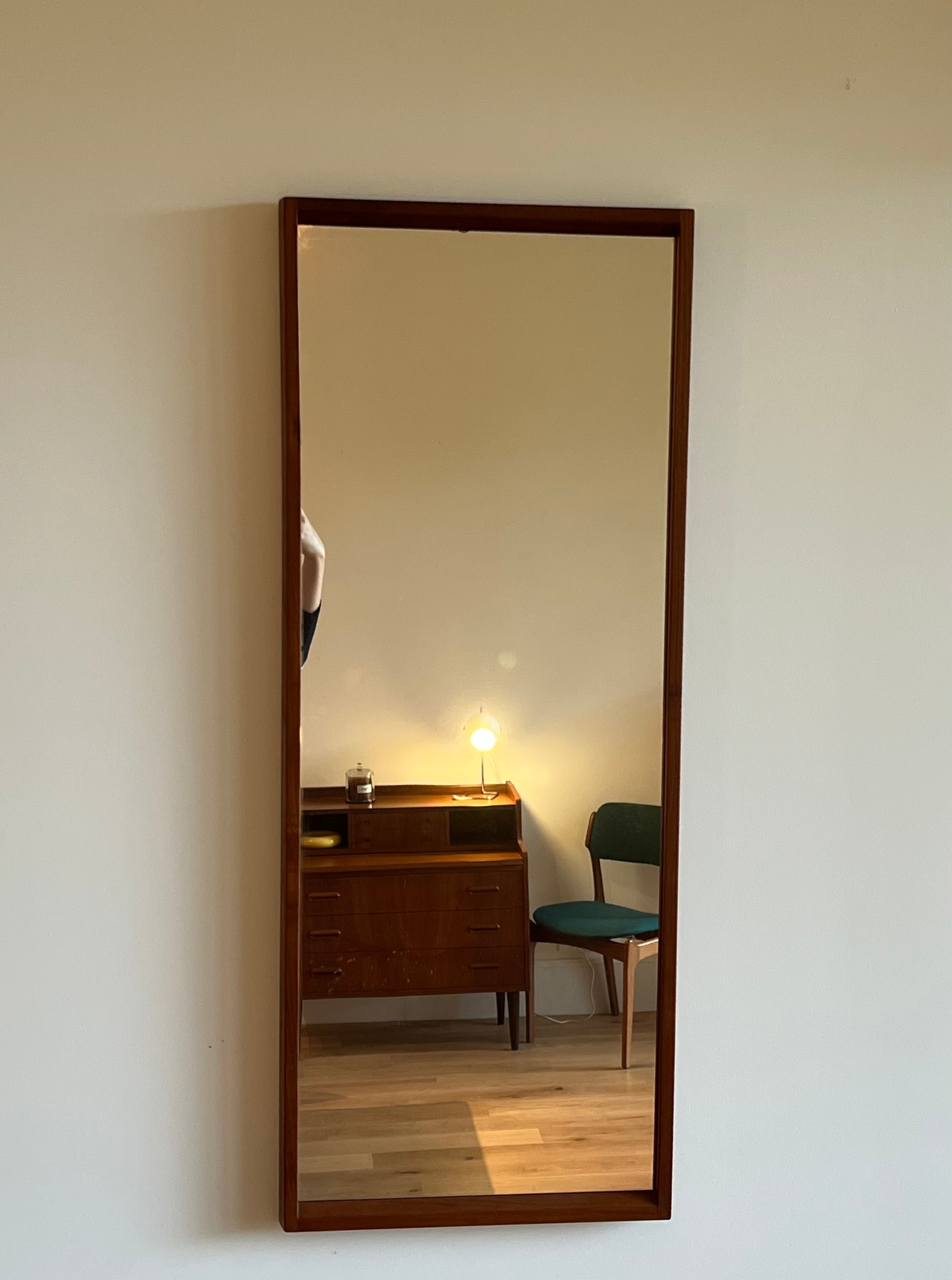 Miroir scandinave vintage "Sigrid" signé Aksel Kjaersgaard