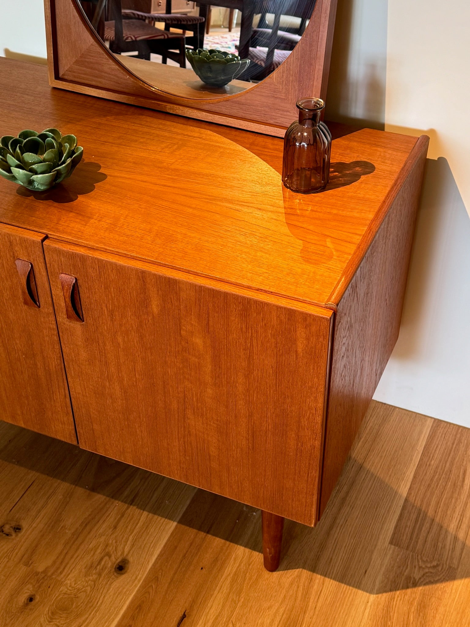 Petite enfilade scandinave vintage en teck "Flora"