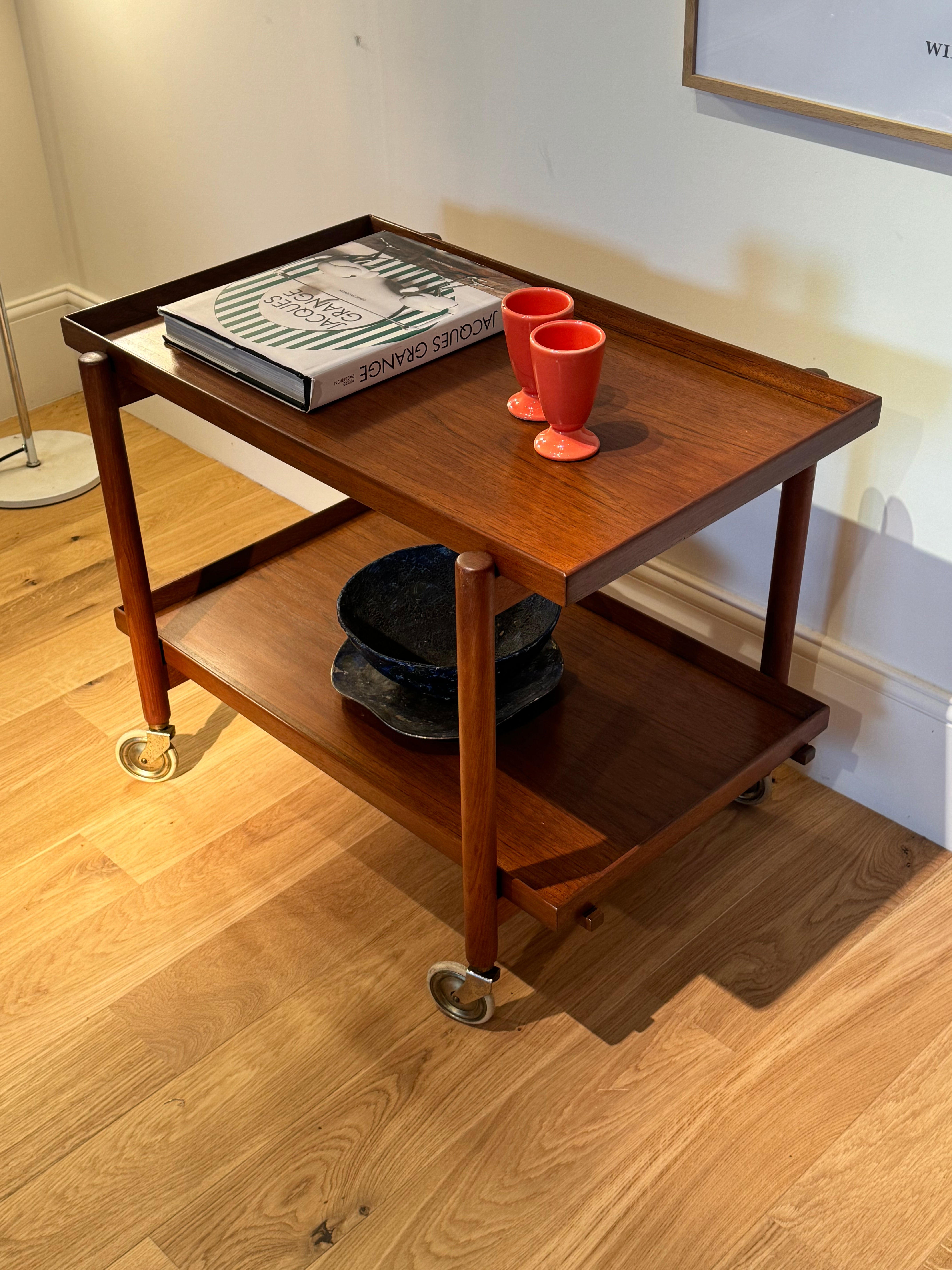 Desserte scandinave vintage "Mette" en teck