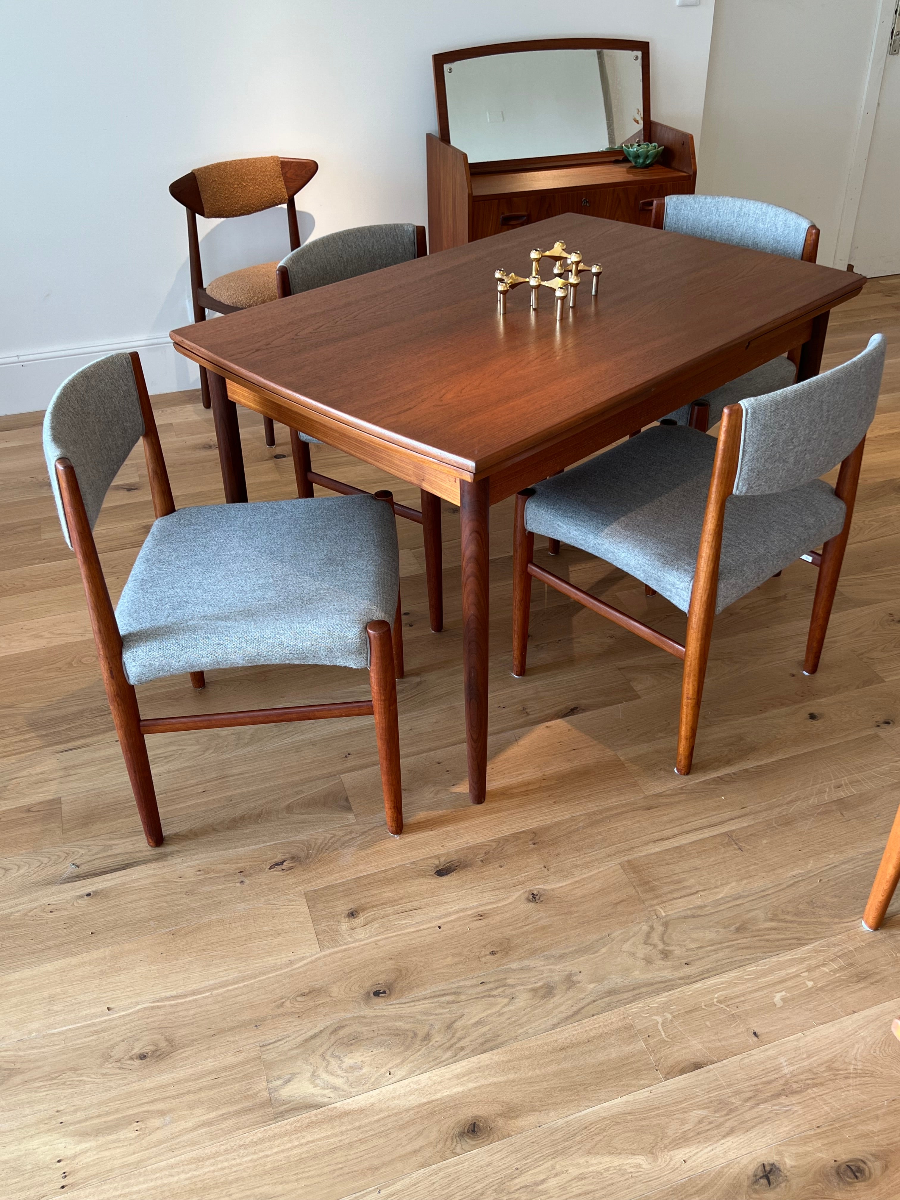 Table de salle à manger vintage scandinave en teck "Annika"