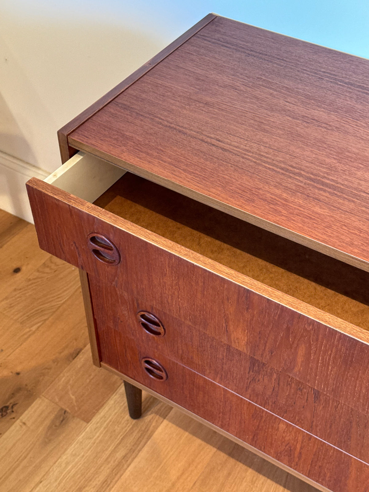 Commode scandinave vintage en teck "Asta"