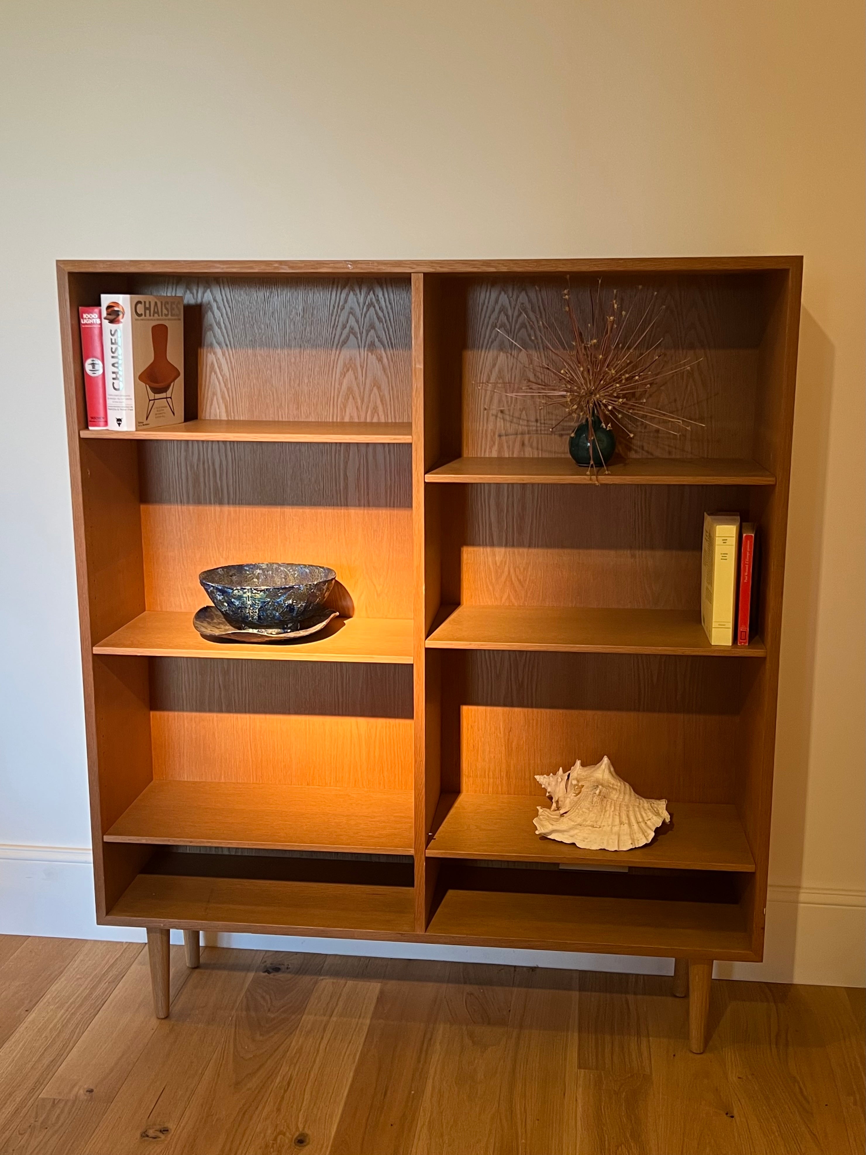 Bibliothèque scandinave vintage en chêne "Tiria"