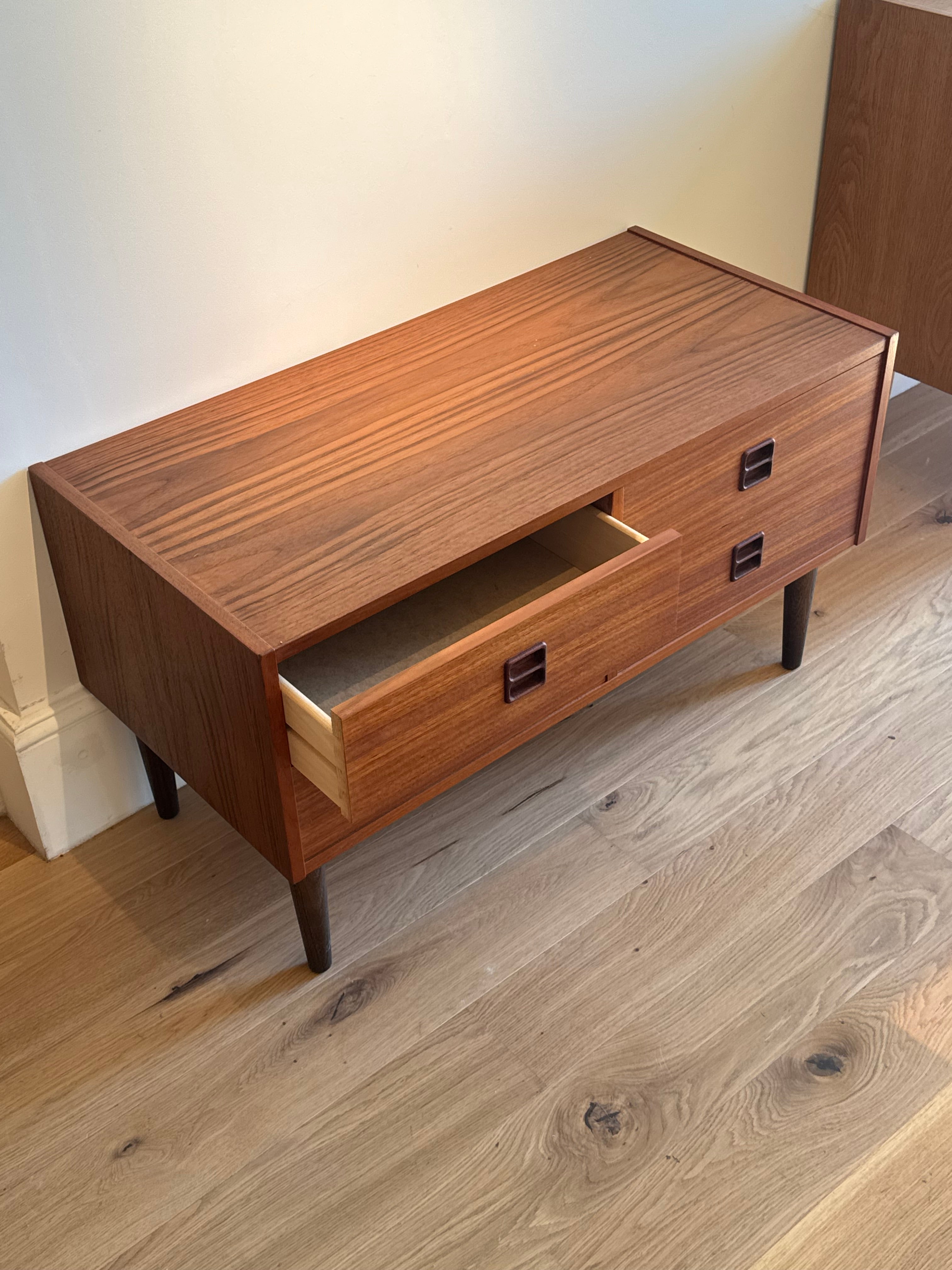 Commode scandinave basse / Meuble TV vintage « Brigitte »