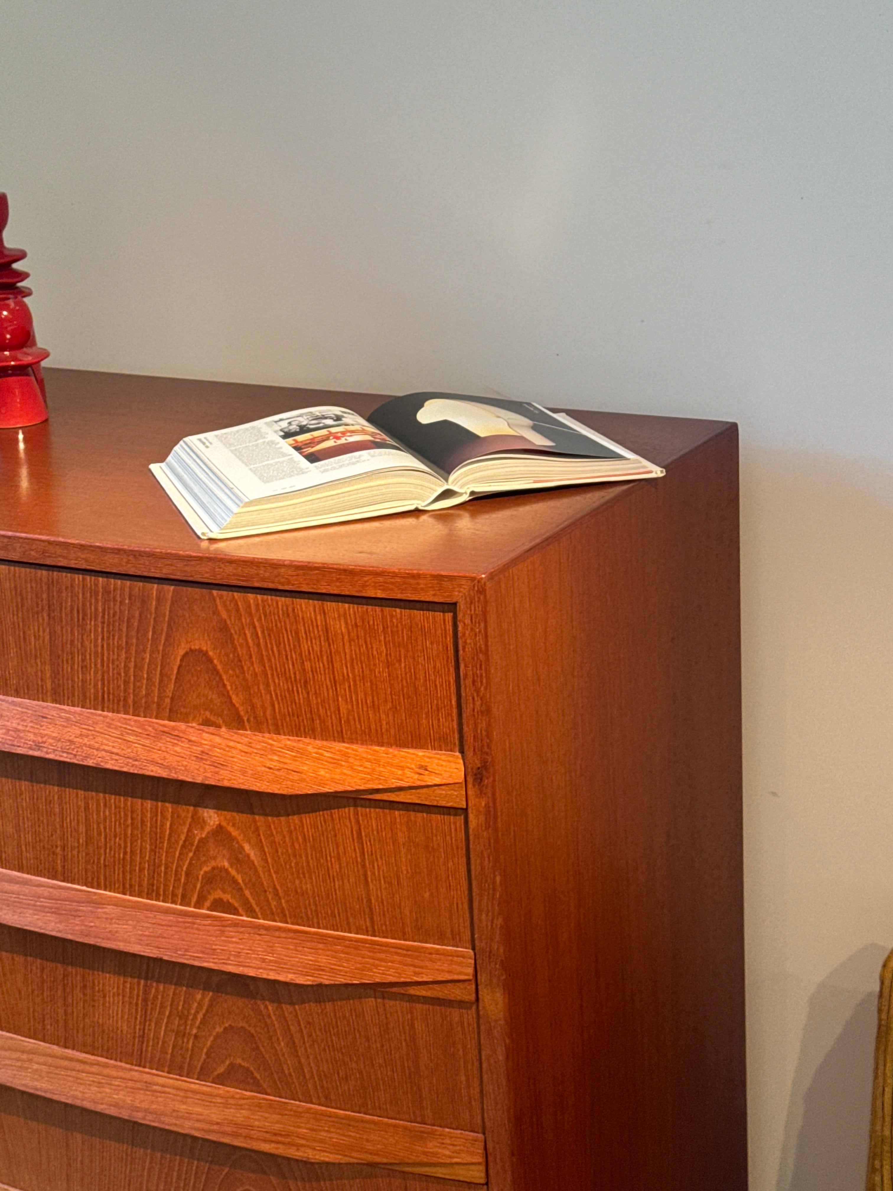 Commode scandinave vintage « Lilta »