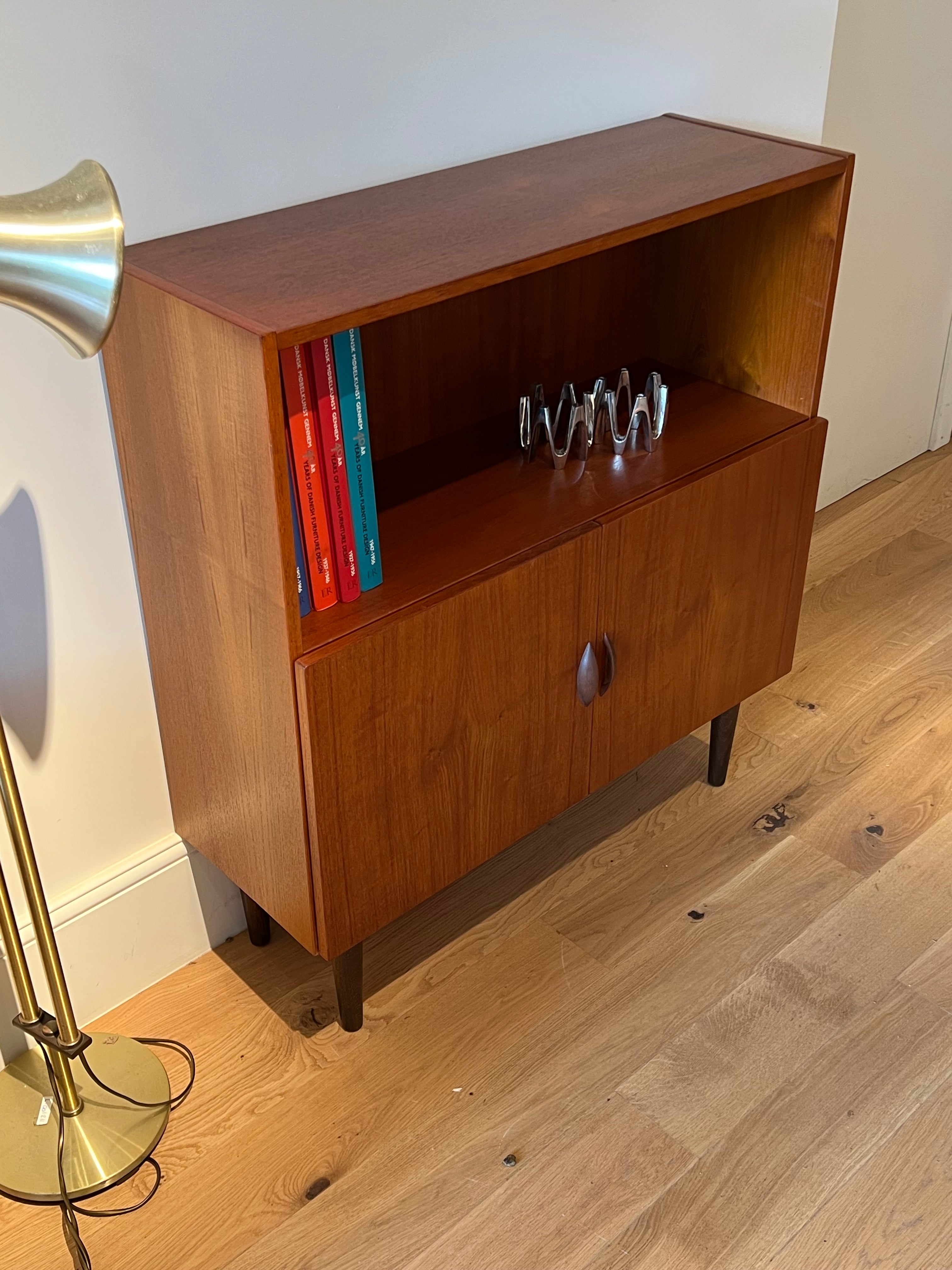 Bibliothèque scandinave vintage en teck "Lyria"