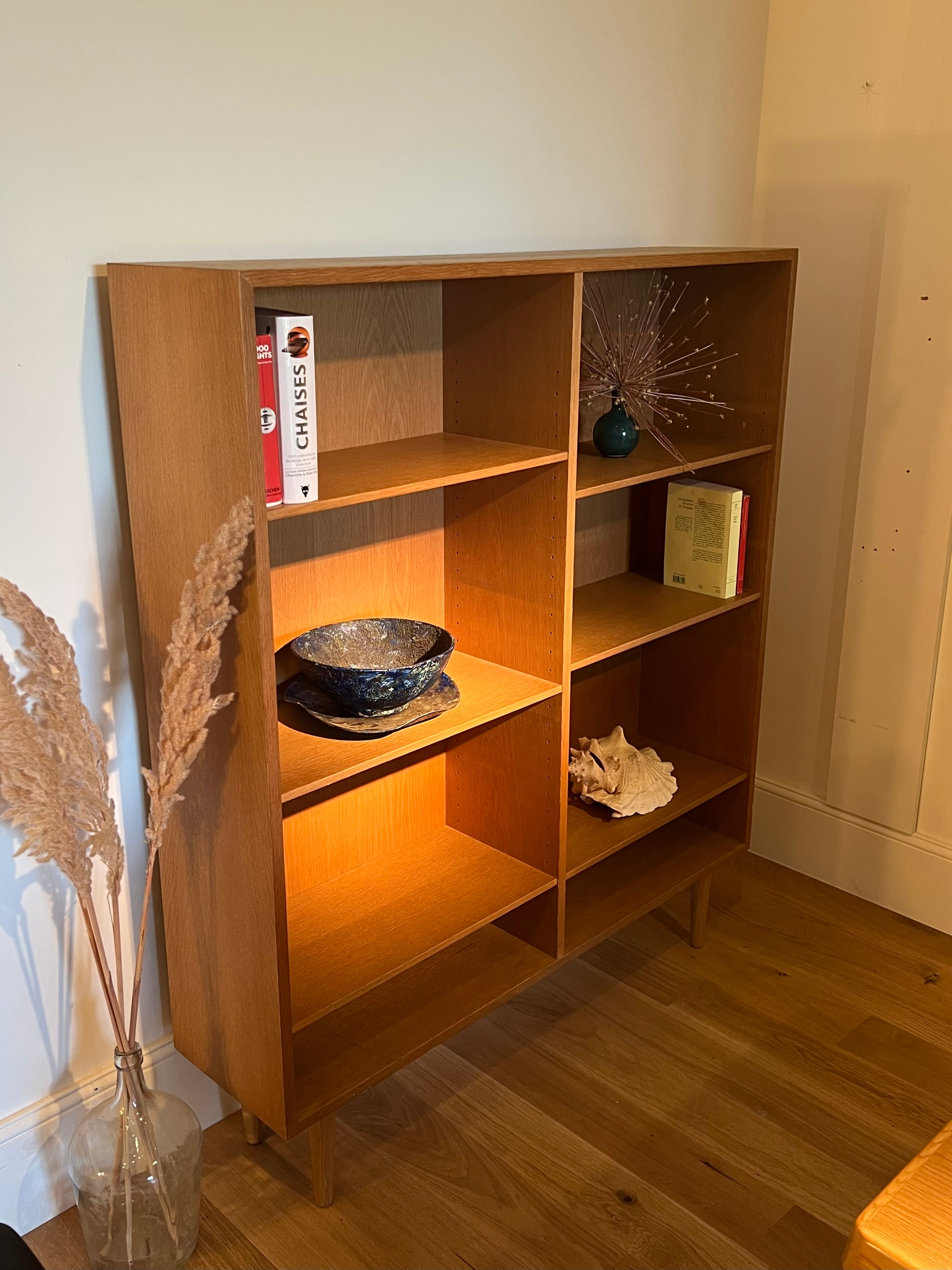 Bibliothèque scandinave vintage en chêne "Tiria"