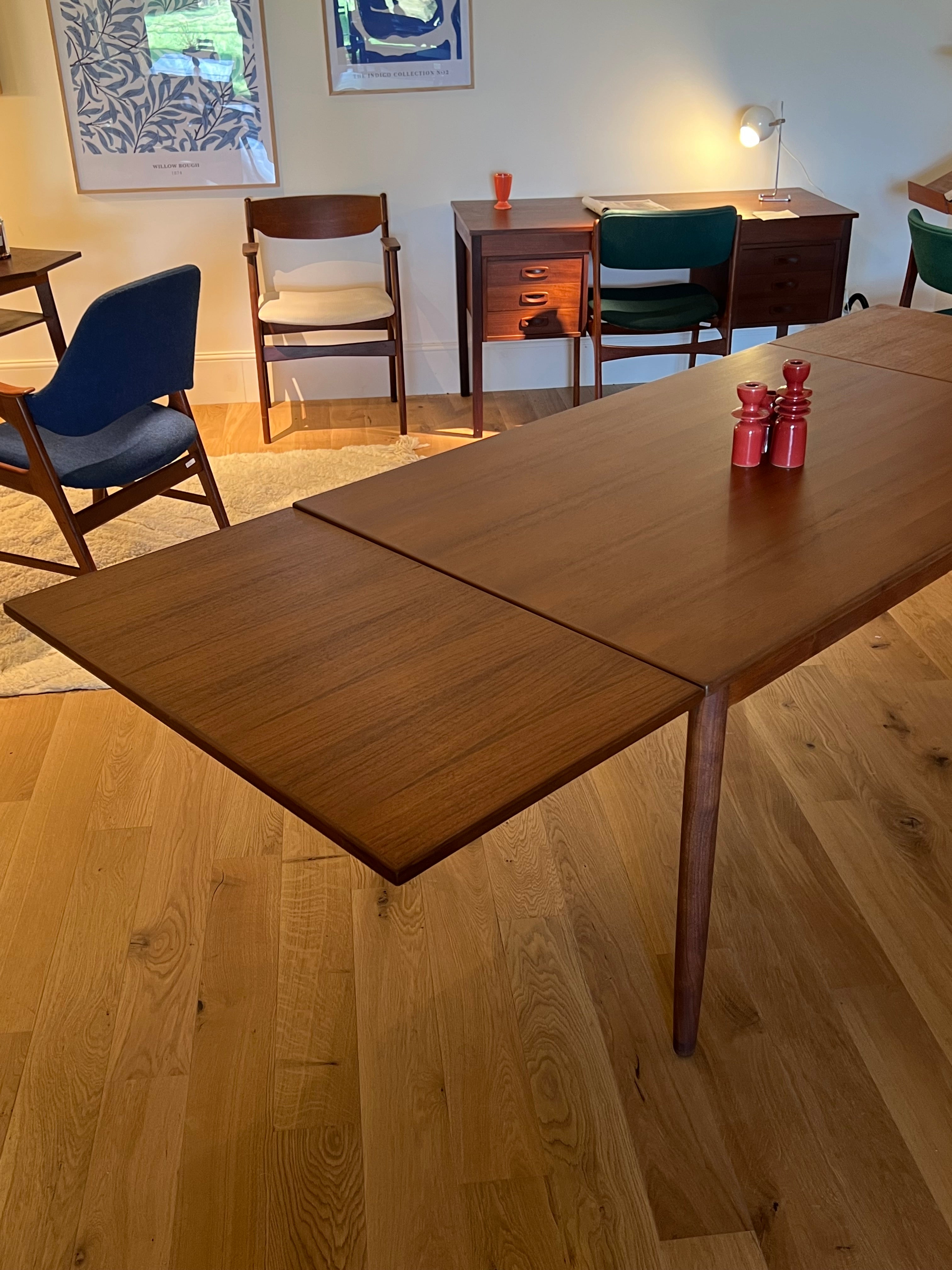 Table de salle à manger scandinave vintage en teck « Lara »